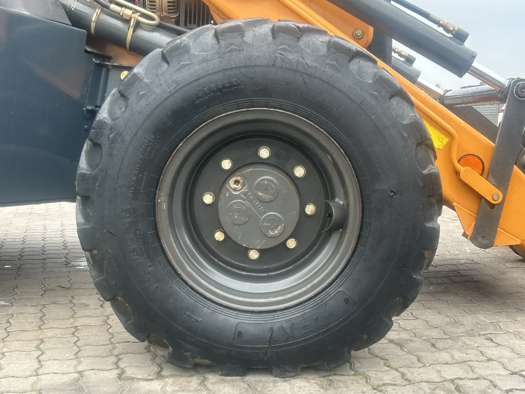 Case 851 FX