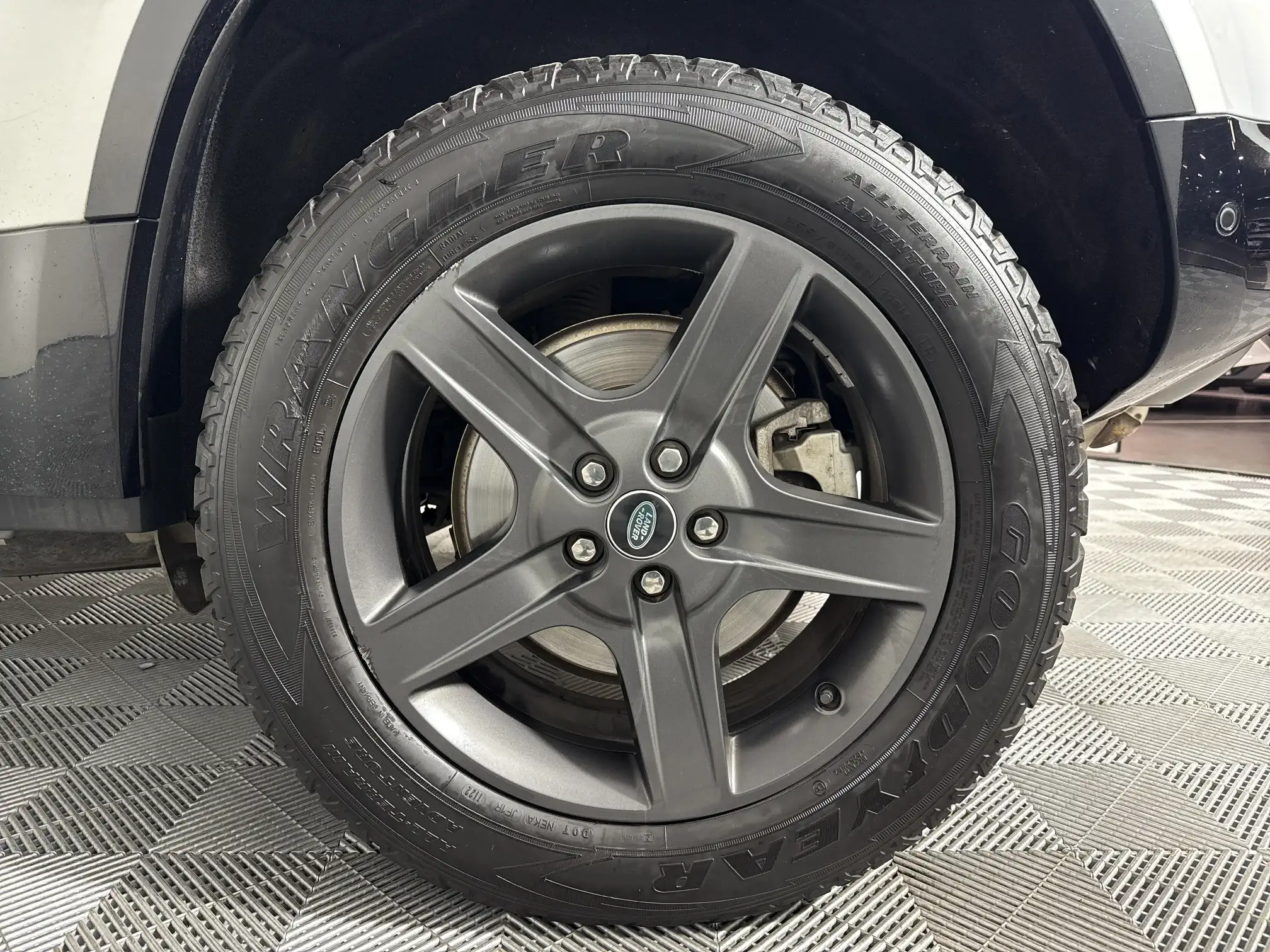 Land Rover Defender 110