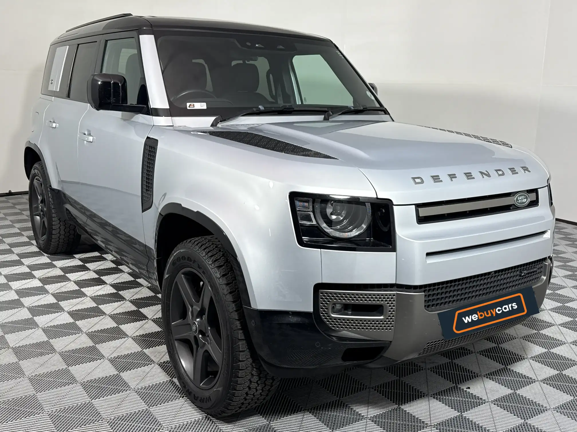 Land Rover Defender 110