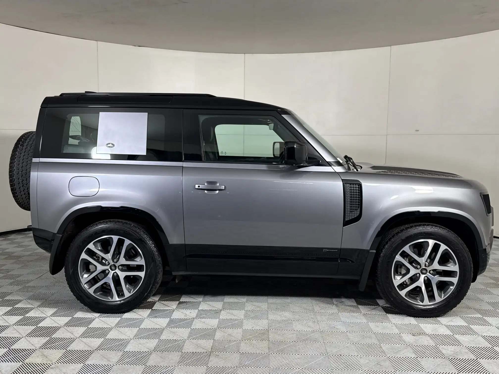 Land Rover Defender 90