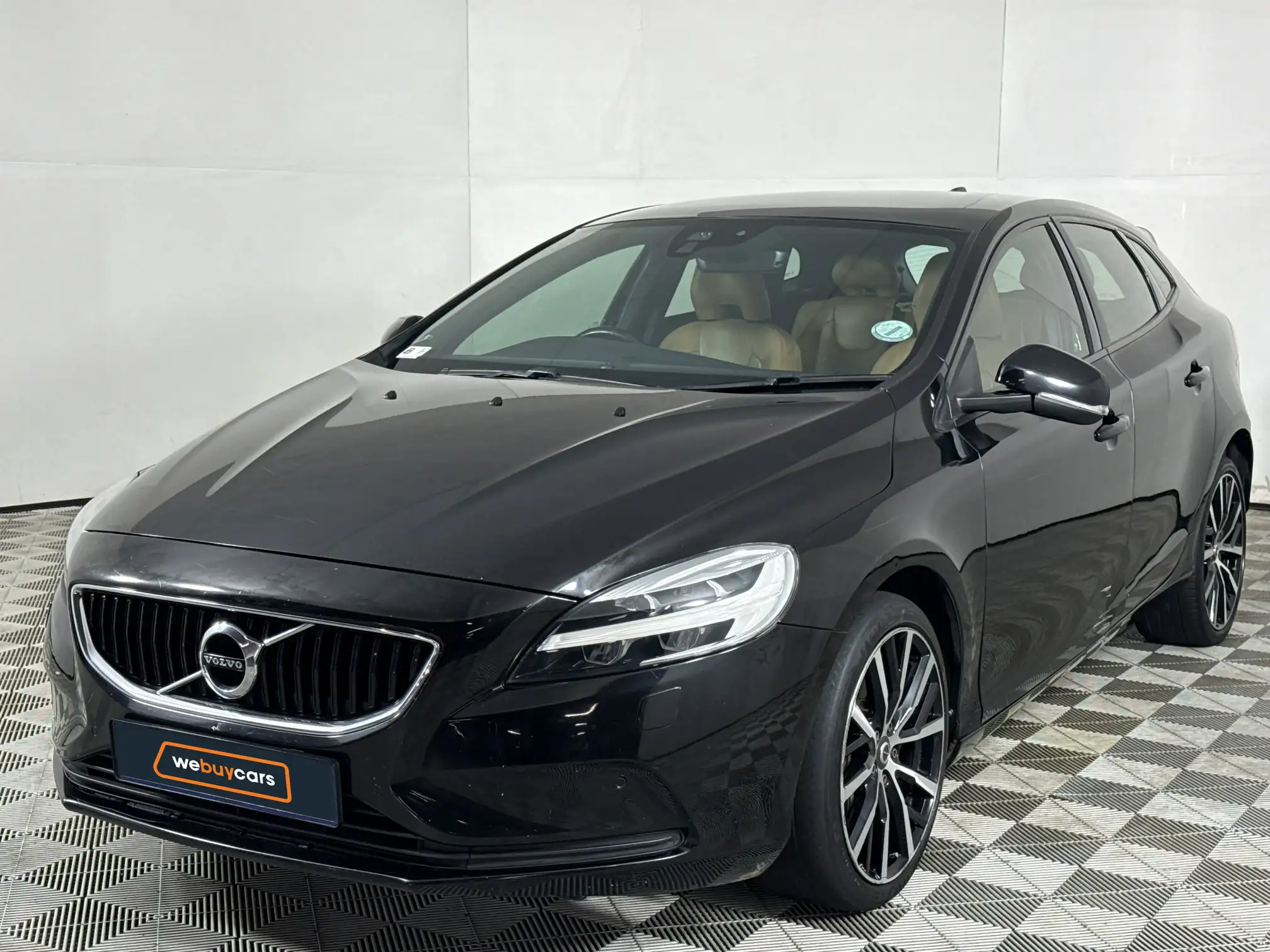 2017 Volvo V40