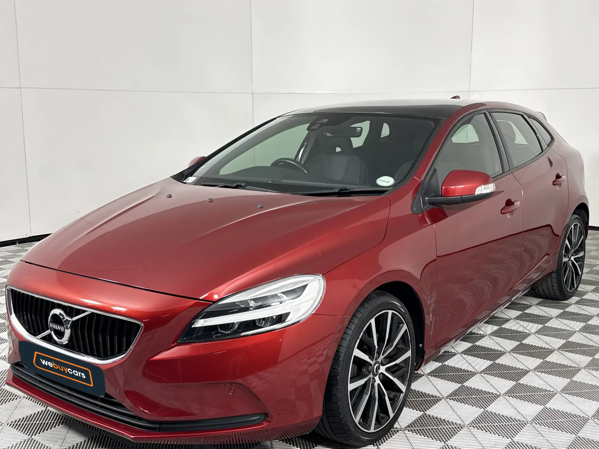 2019 Volvo V40