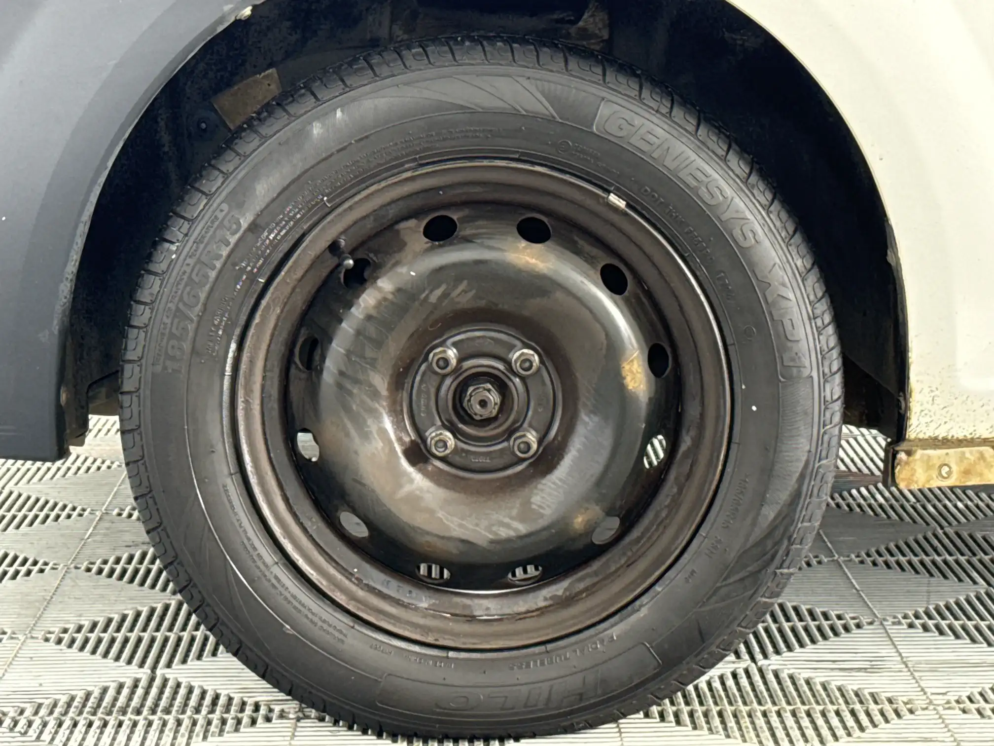 Nissan NP200