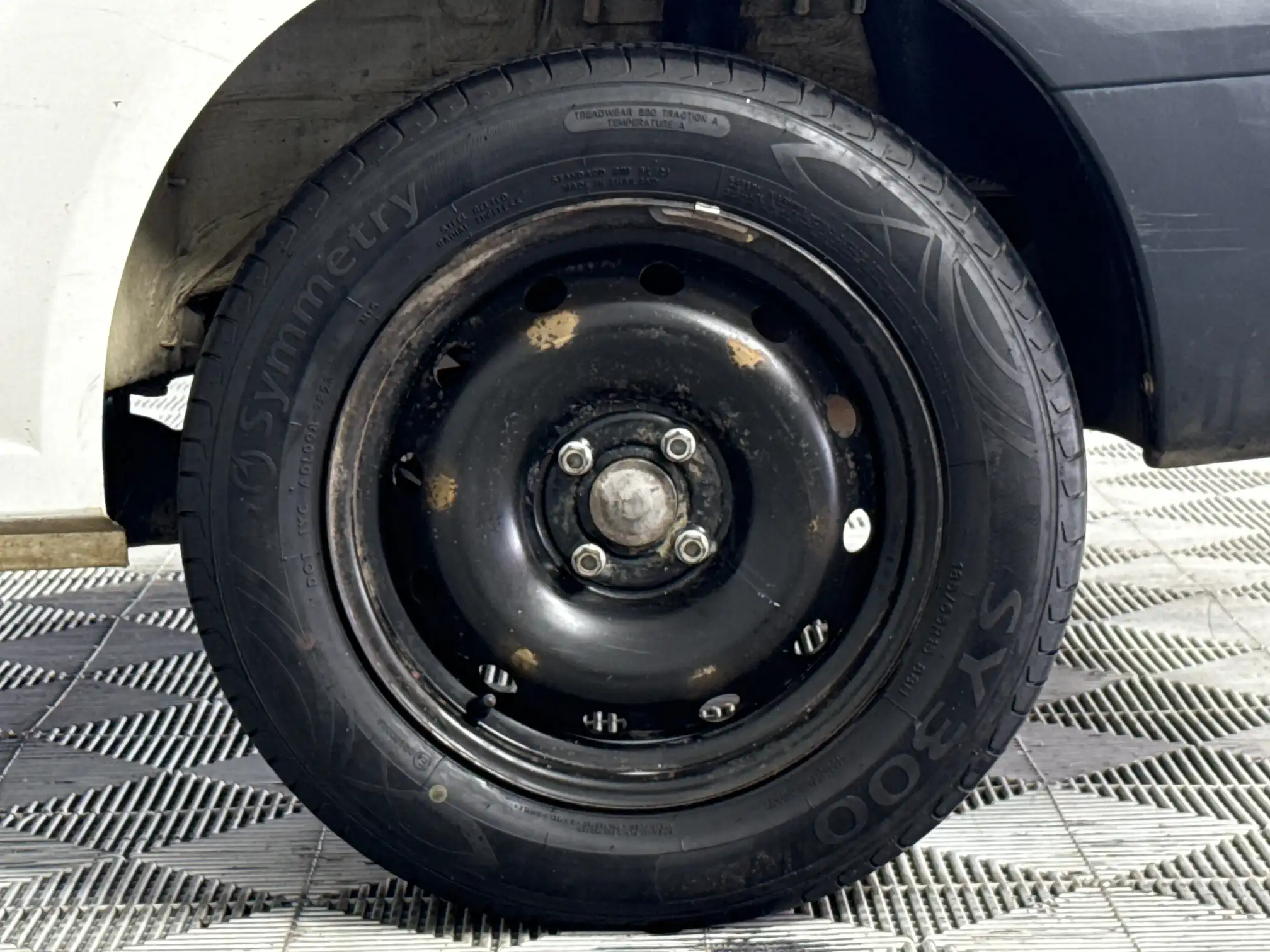Nissan NP200