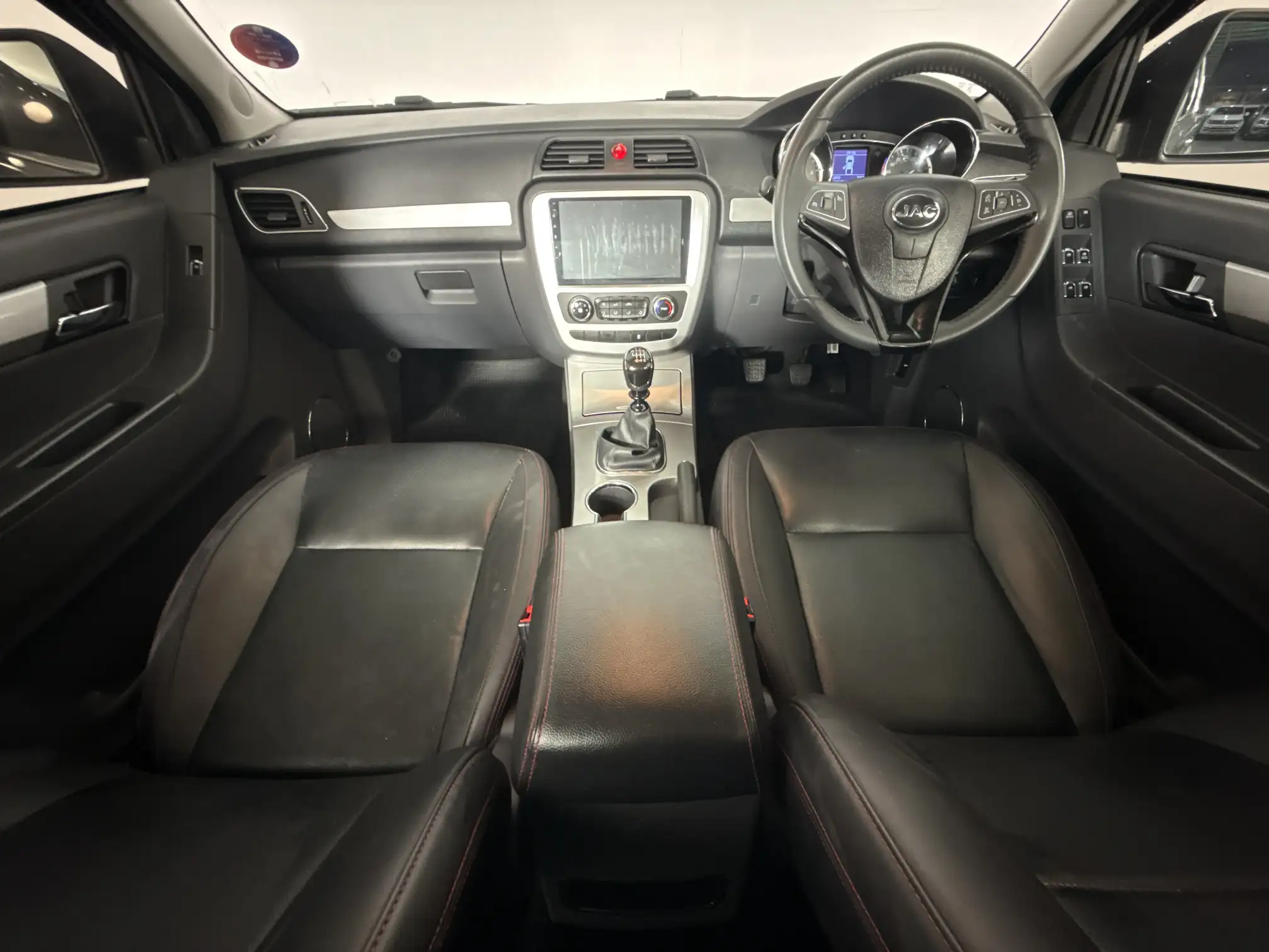 JAC T8