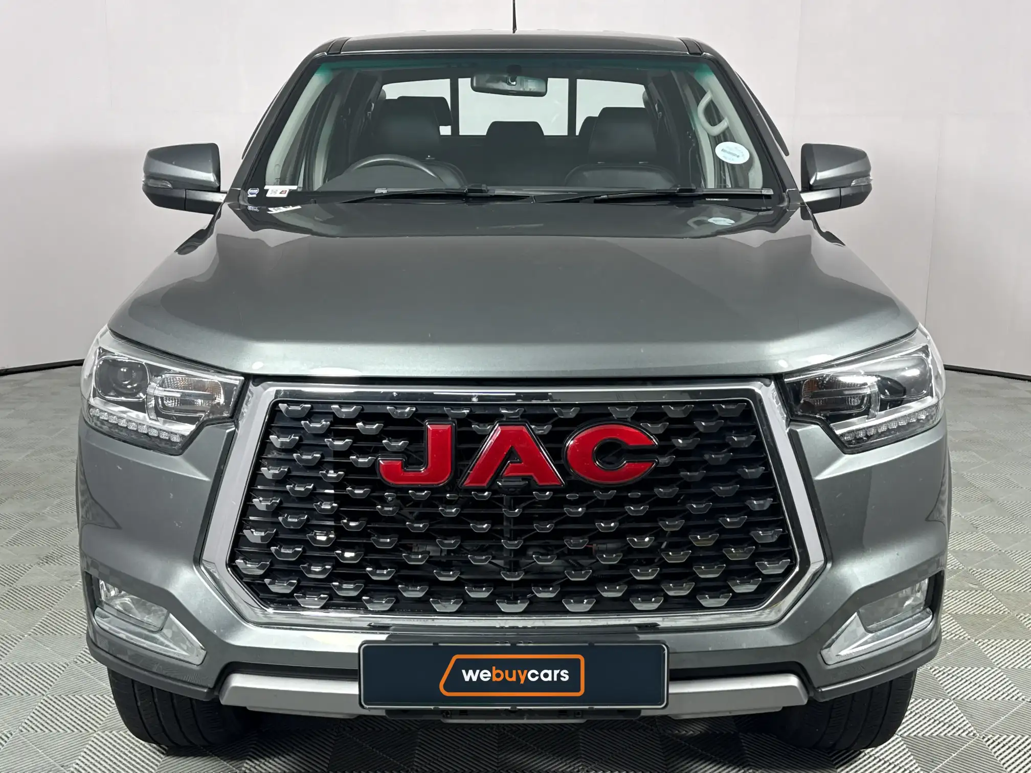 JAC T8