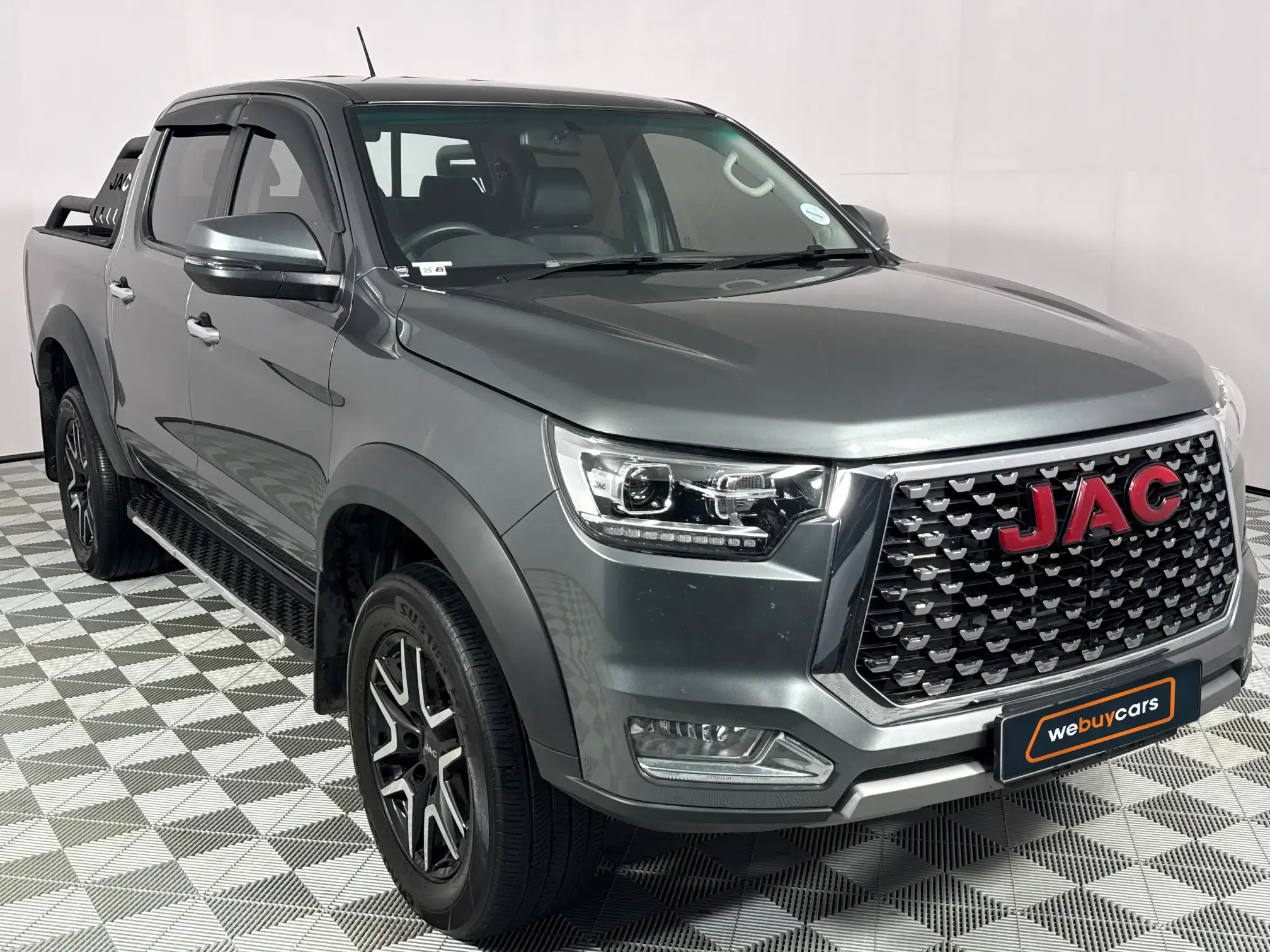 JAC T8