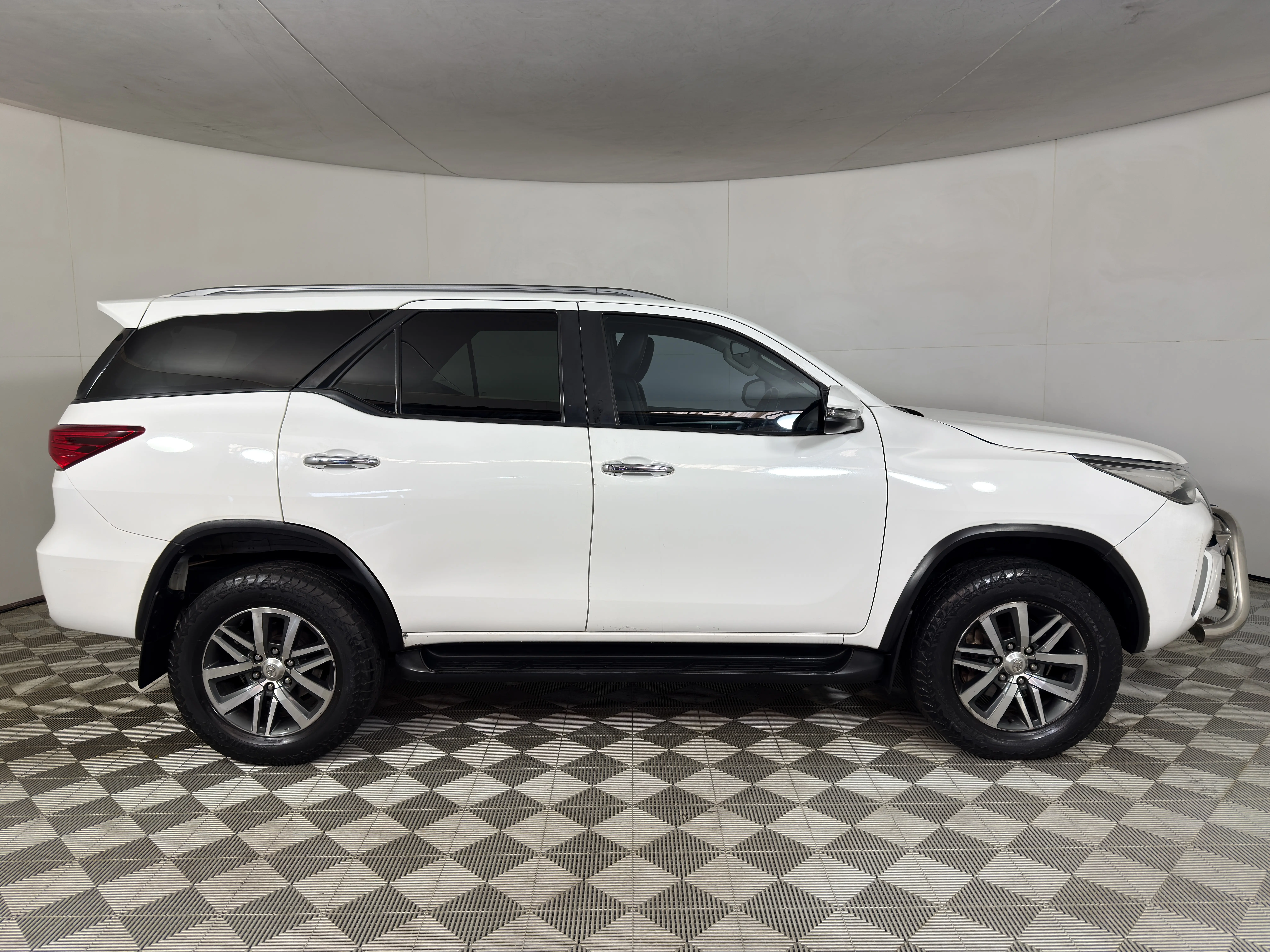 2019 Toyota Fortuner 2.8gd-6 R/B Auto, photo 4