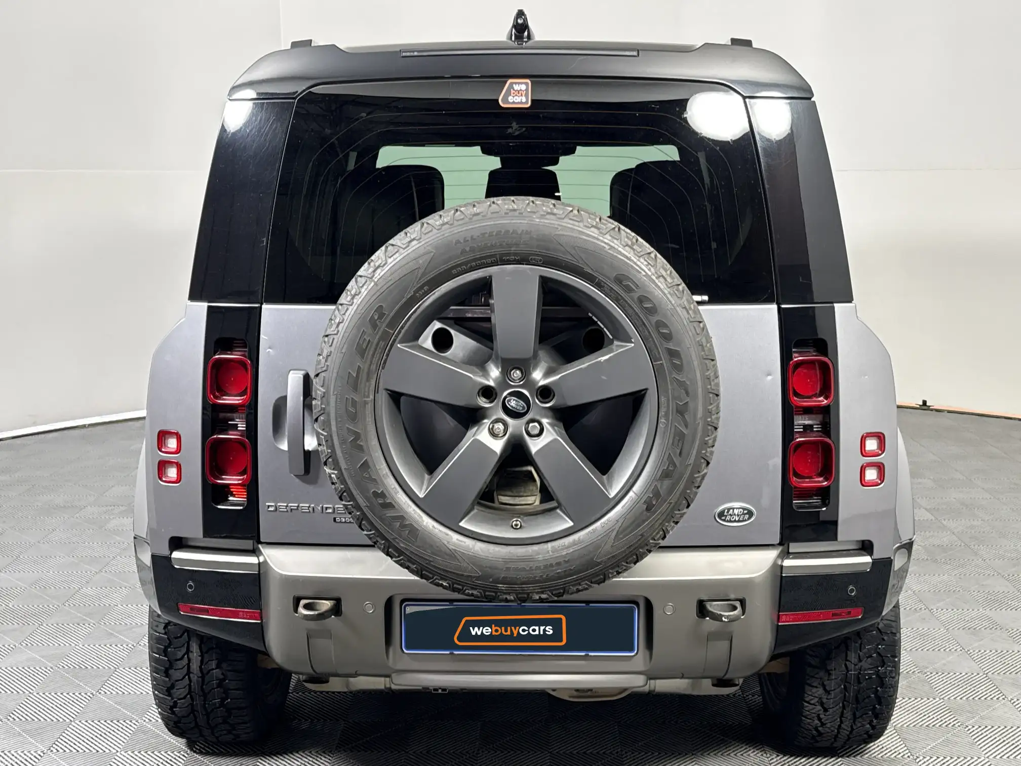 Land Rover Defender 110