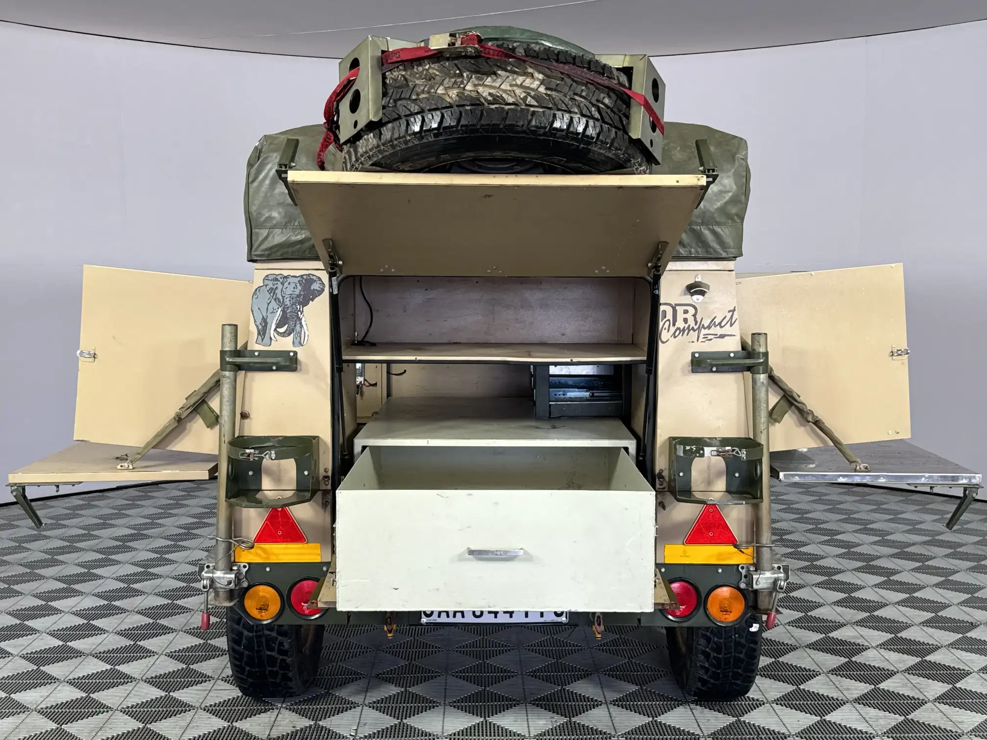 Conqueror Compact 