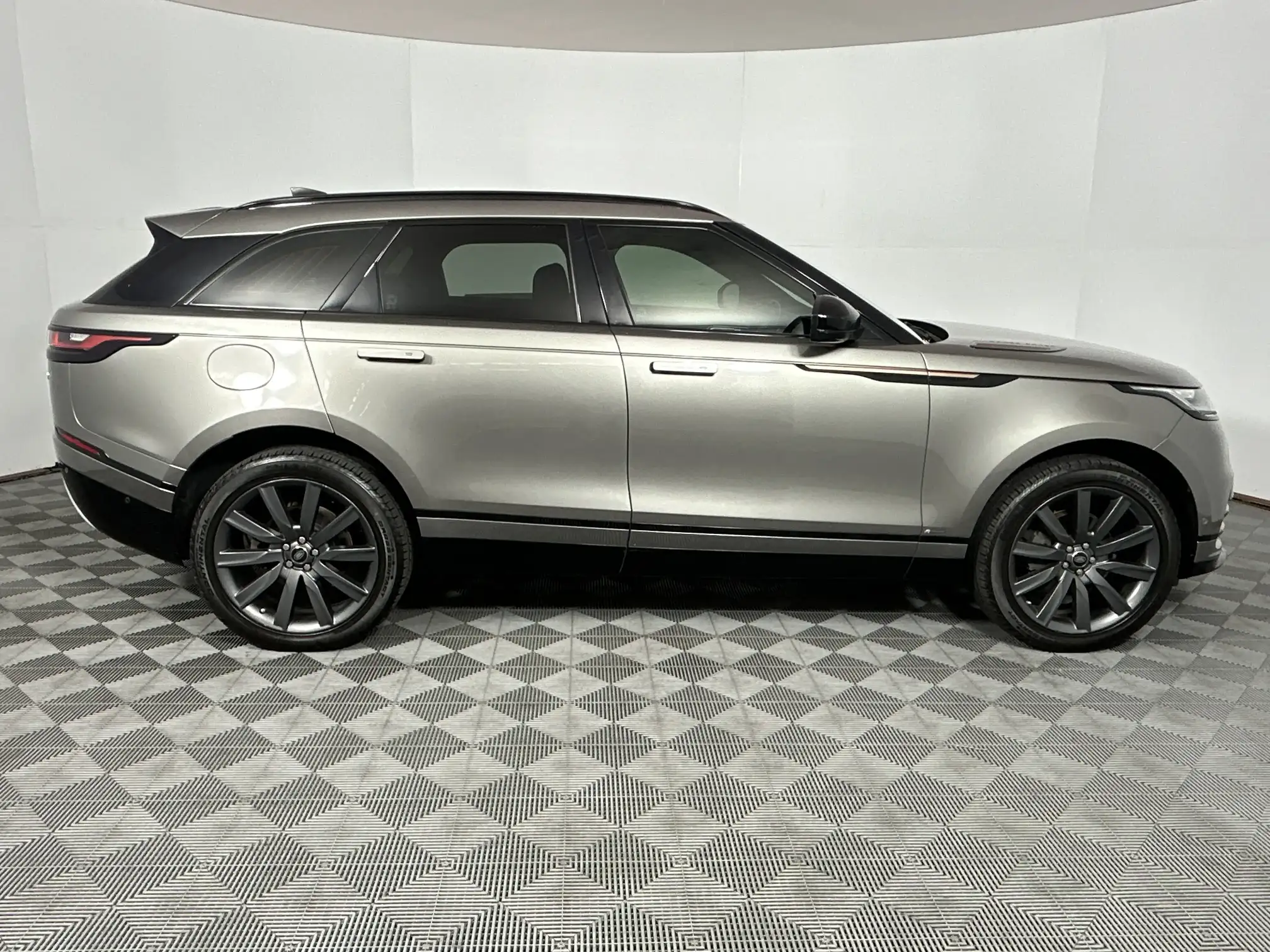 Land Rover Velar