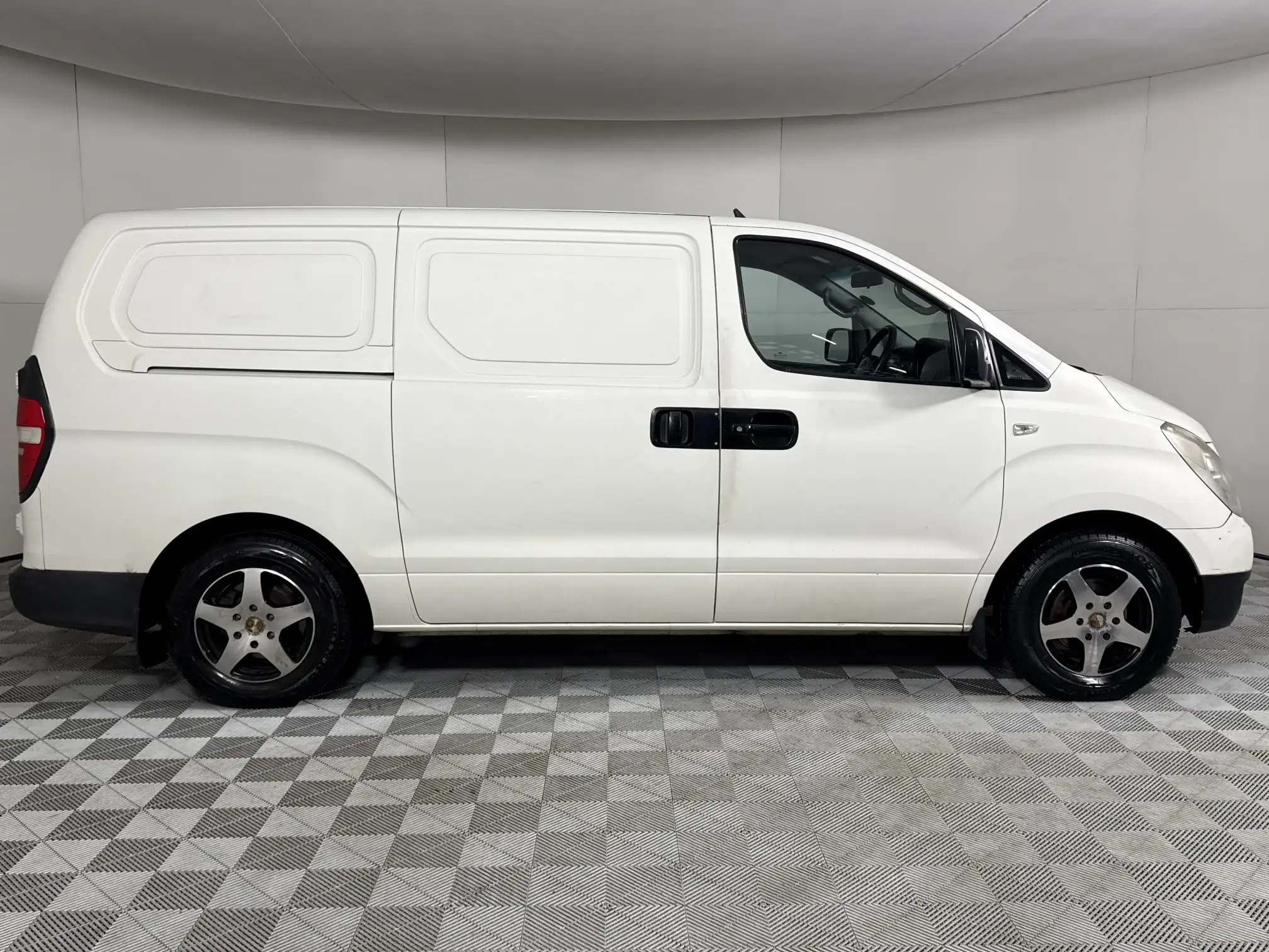 Hyundai H-1