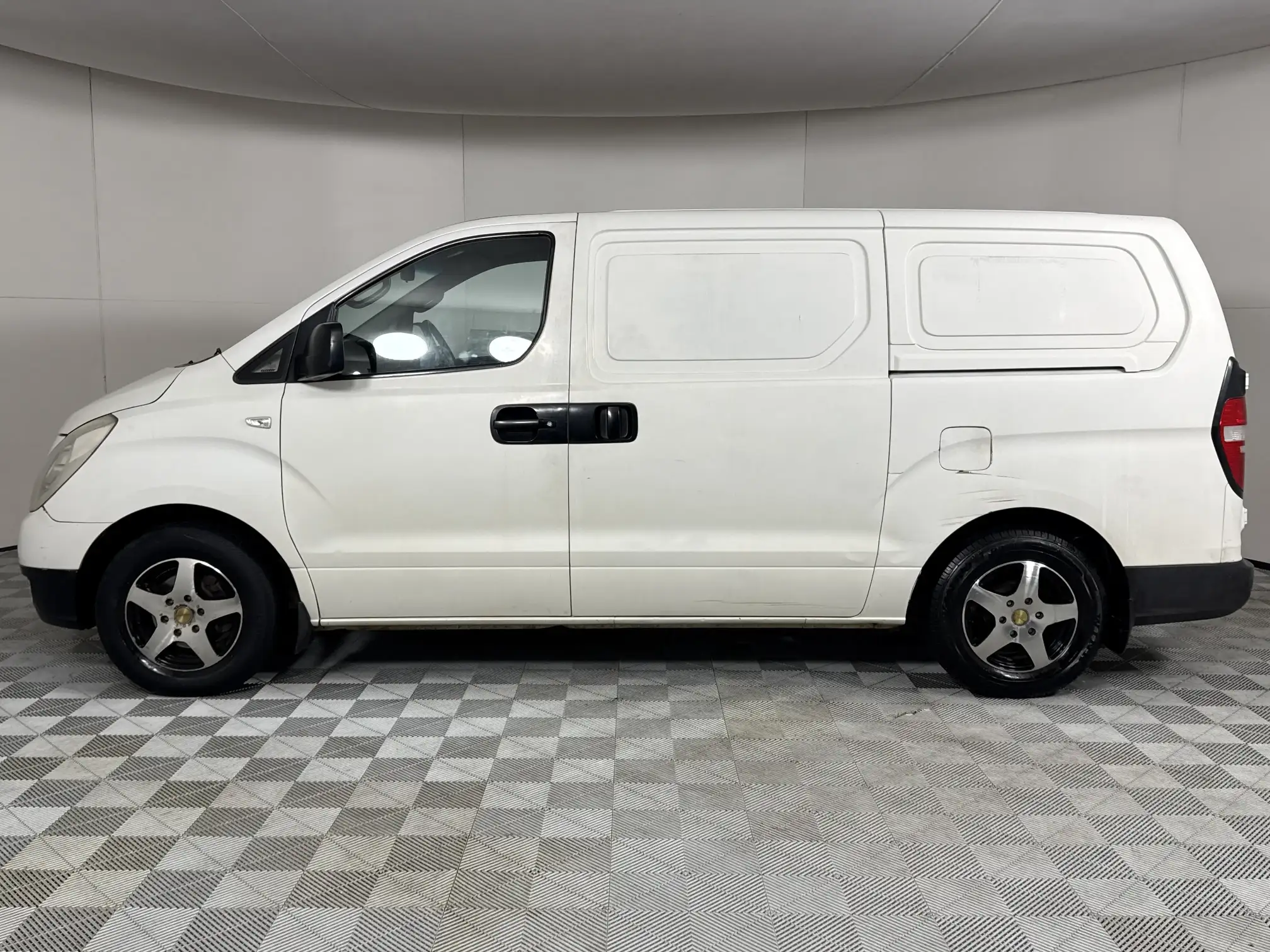 Hyundai H-1