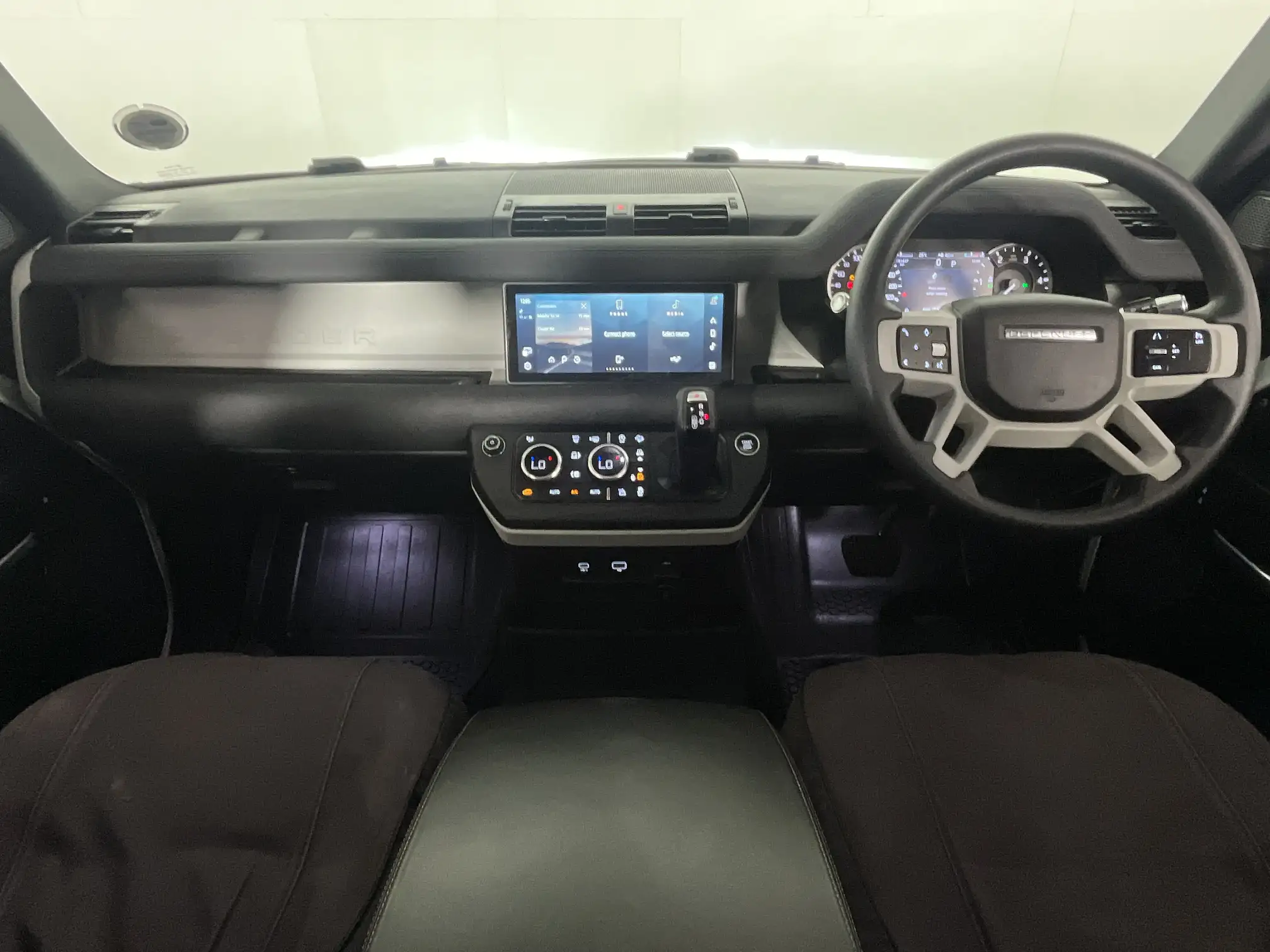 Land Rover Defender 110