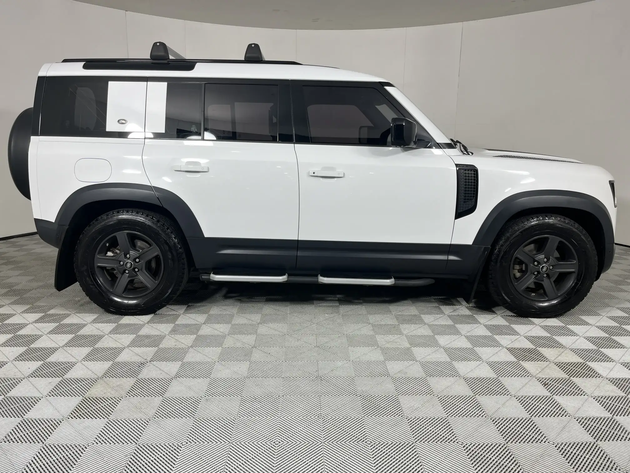 Land Rover Defender 110