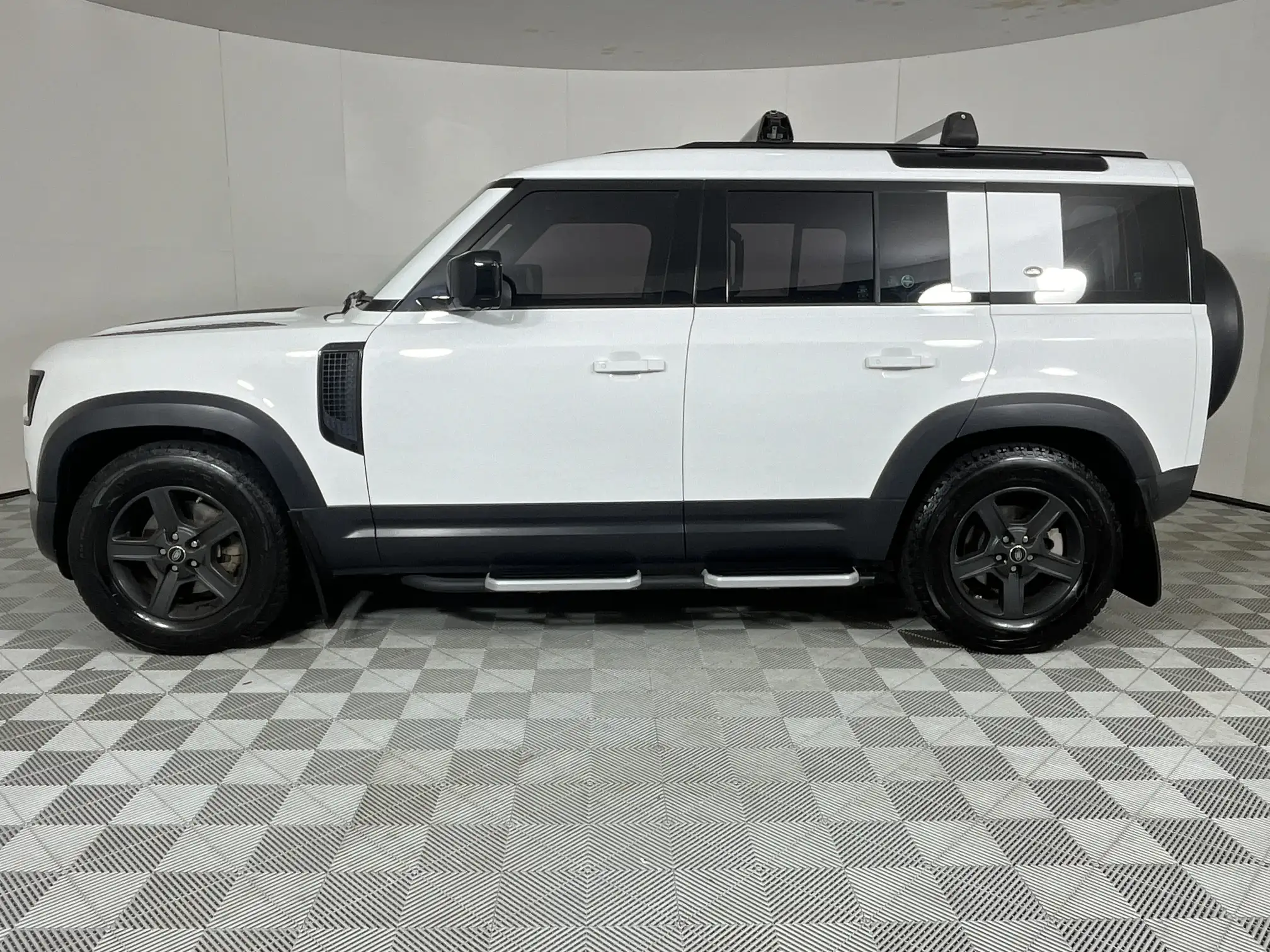 Land Rover Defender 110