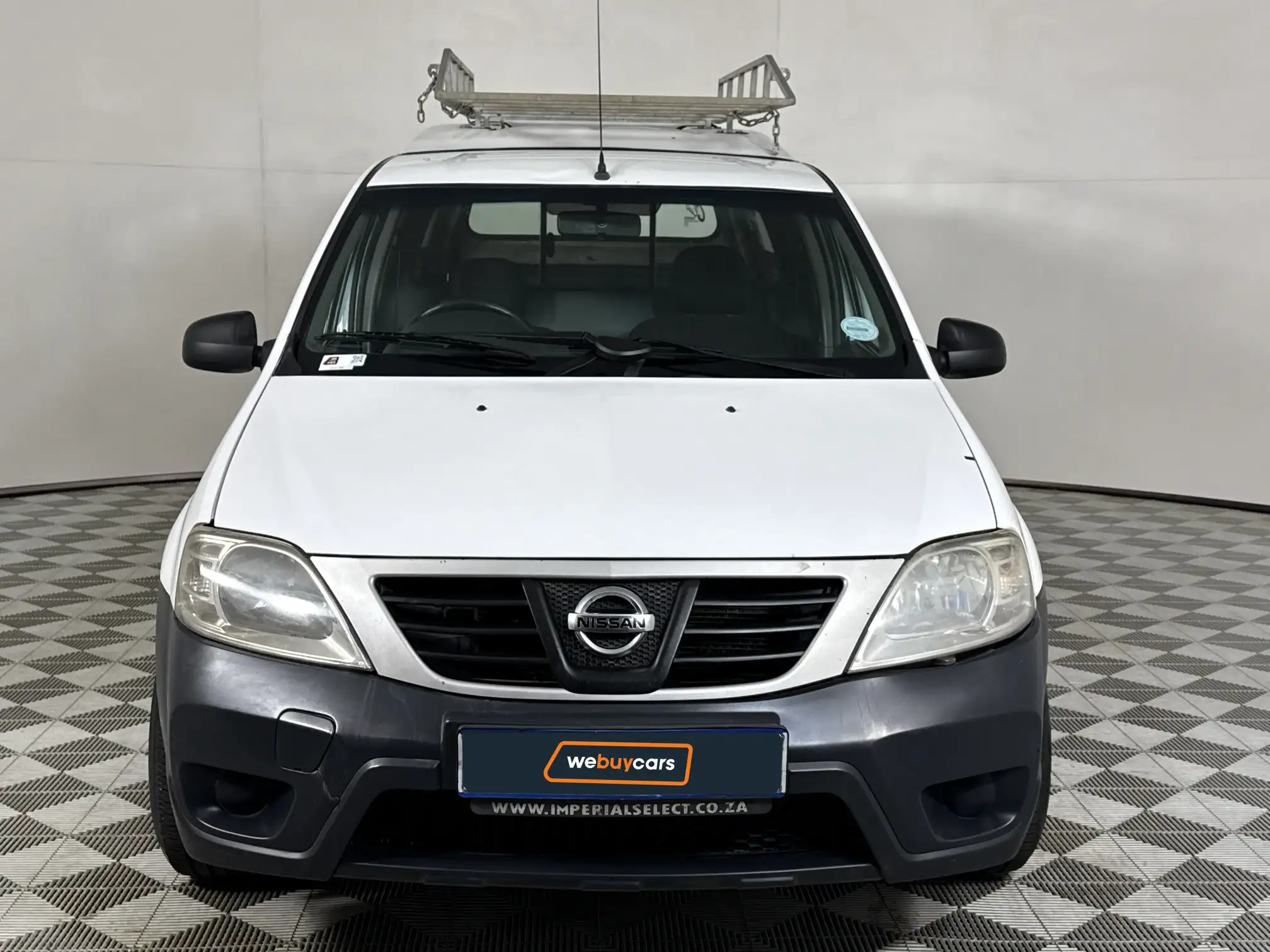 Nissan NP200