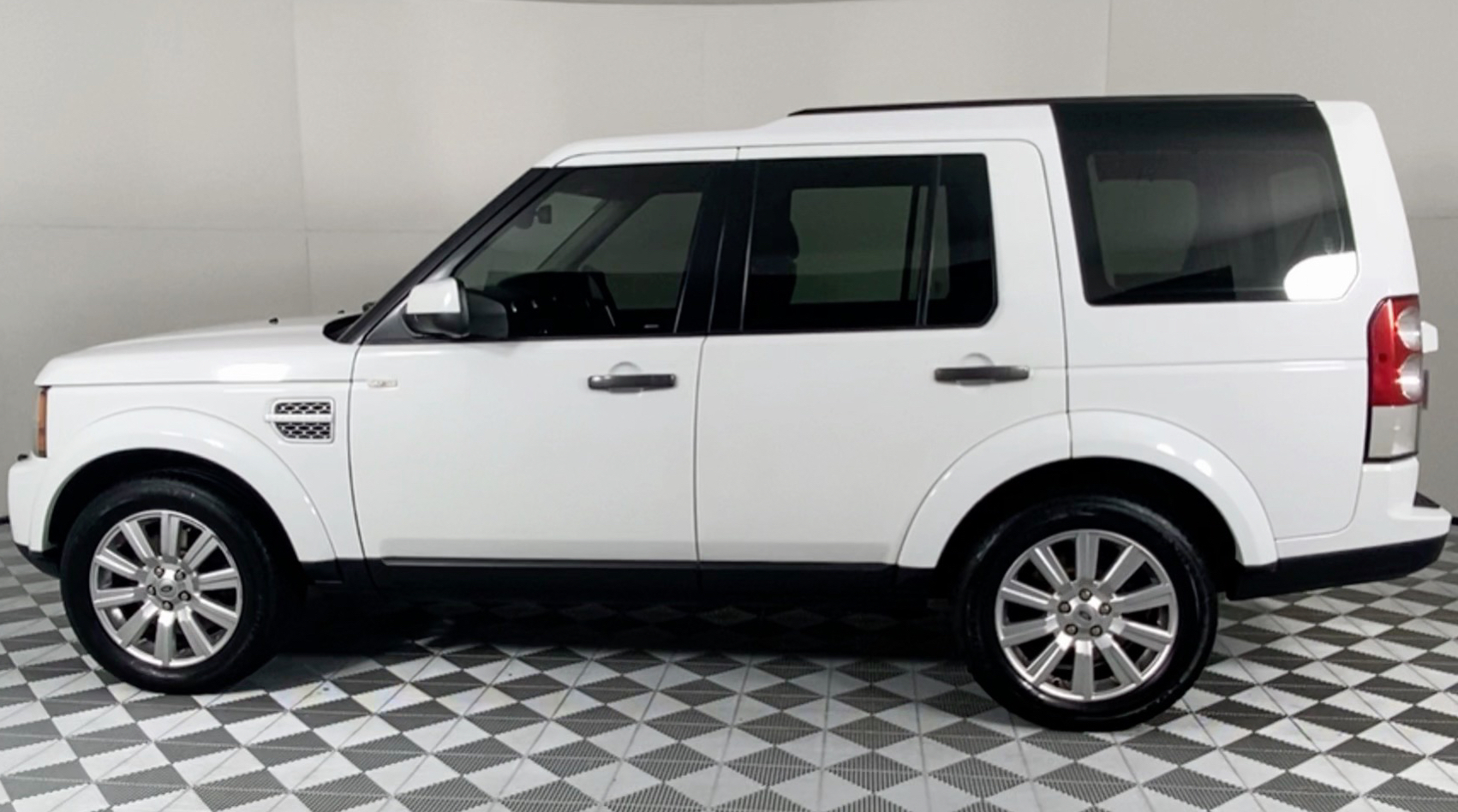 Used 2013 Land Rover Discovery 4 3.0 Td/sd V6 SE for sale WeBuyCars