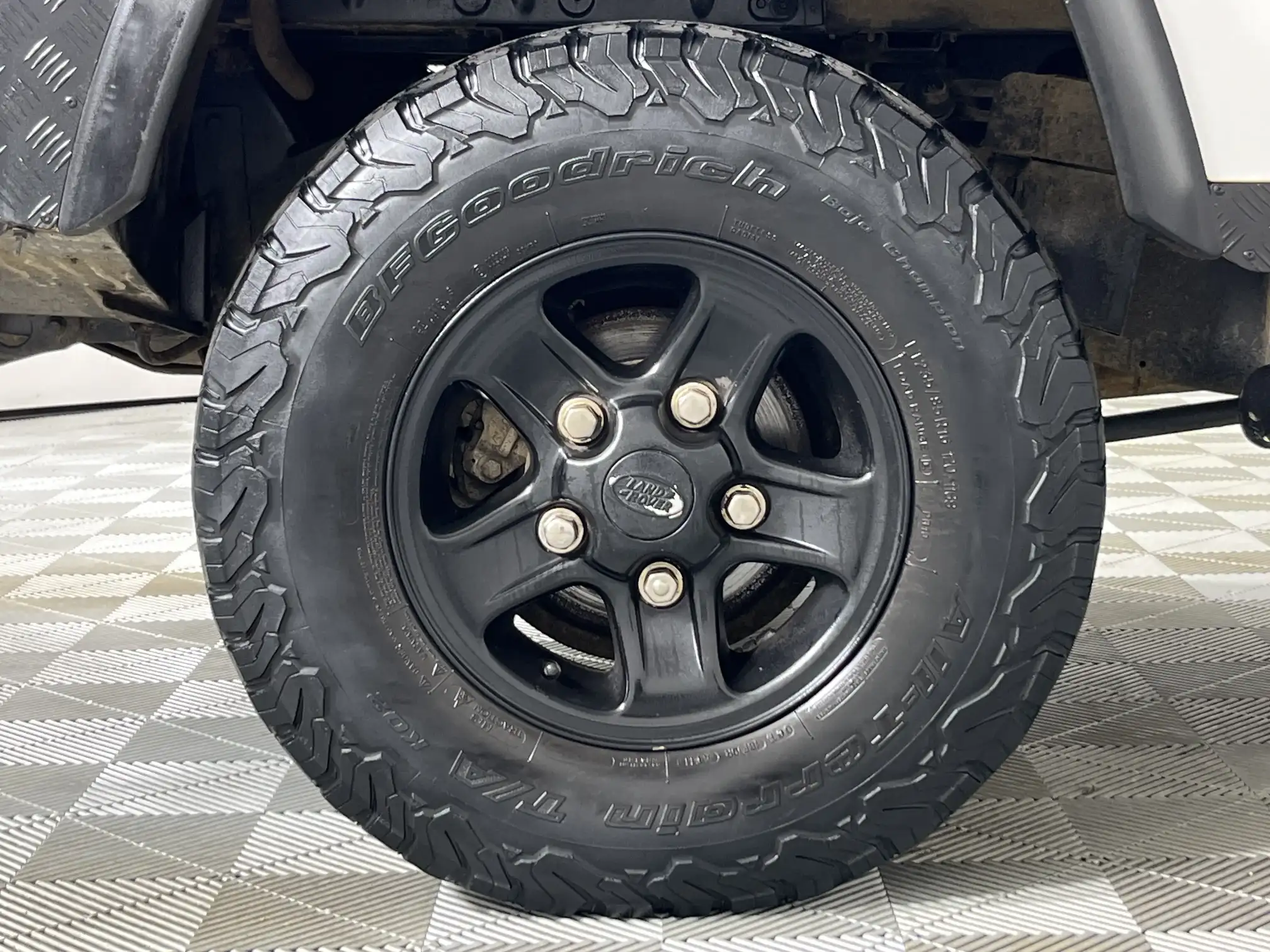 Land Rover Defender 110