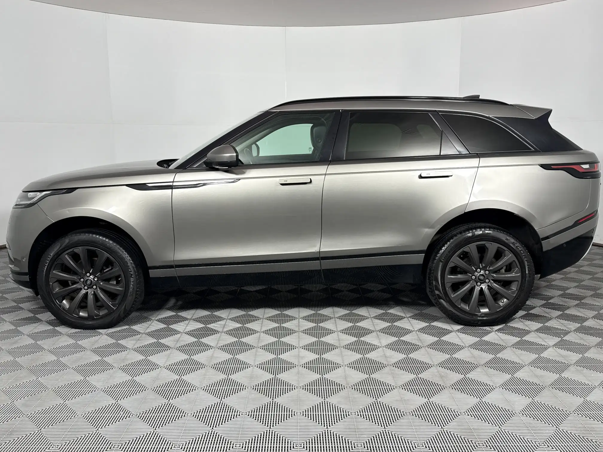 Land Rover Velar
