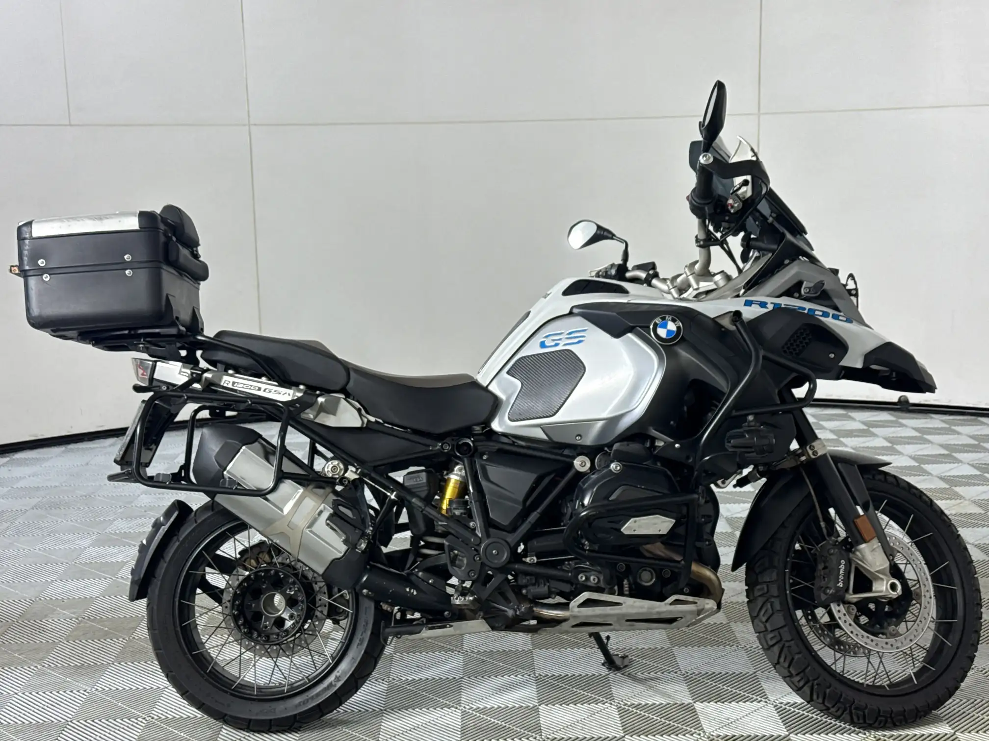 BMW R Series