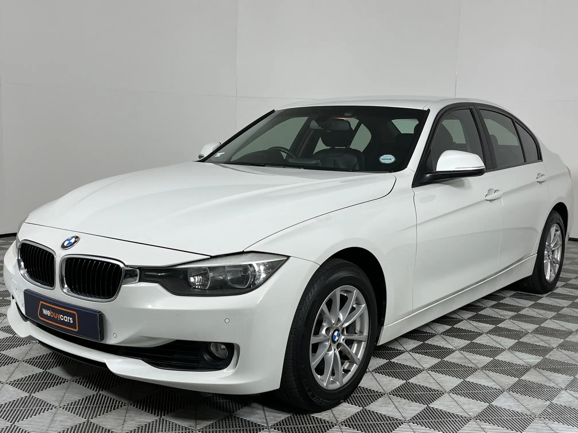 2013 BMW 3 Series 320i (F30)