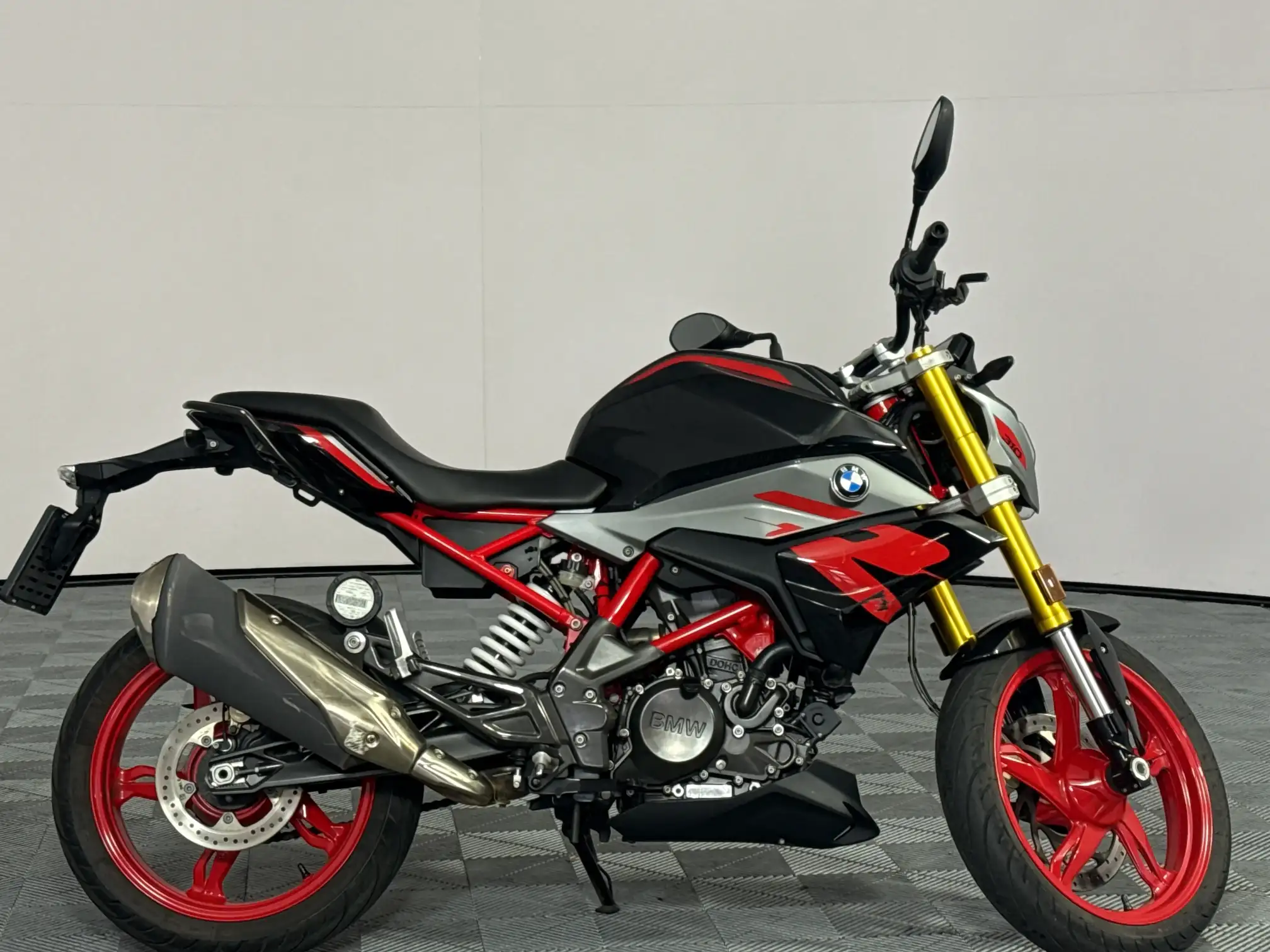 2023 BMW C