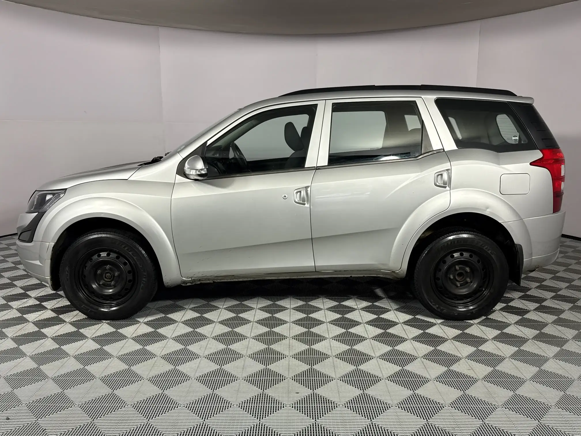Mahindra XUV