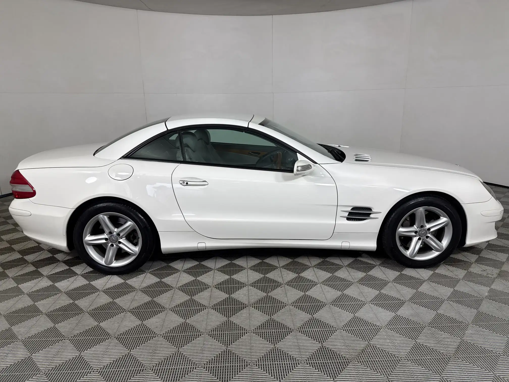 Mercedes-Benz SL Class Cabriolet