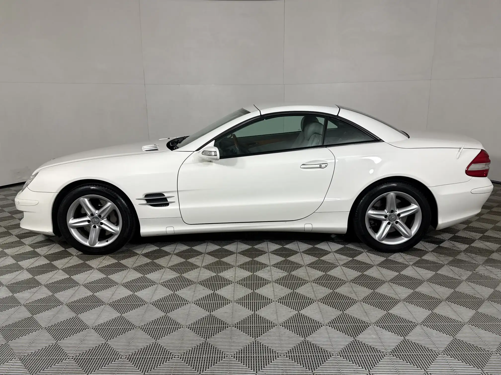 Mercedes-Benz SL Class Cabriolet