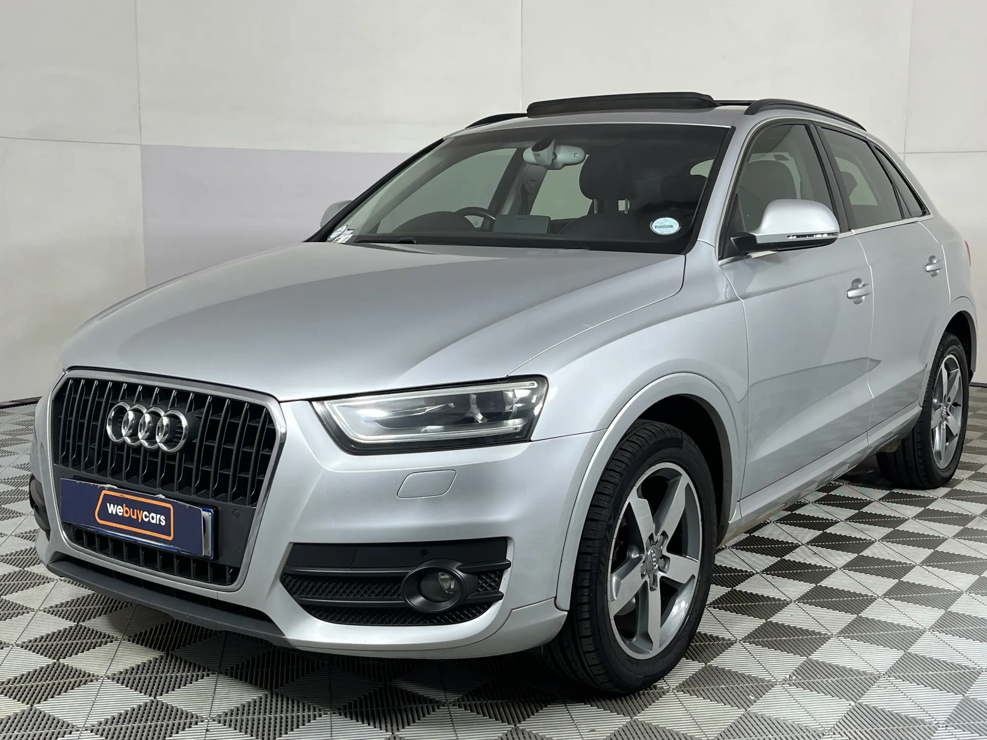 2012 Audi Q3 2.0T FSI quattro S tronic (155 KW)