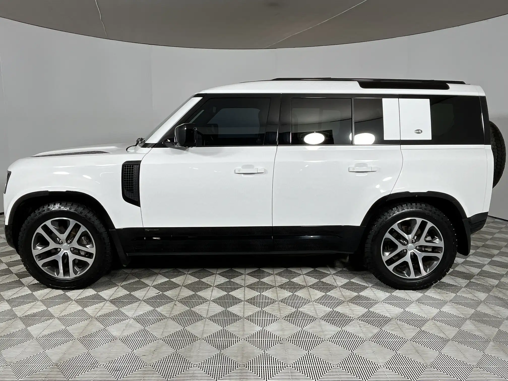 Land Rover Defender 110