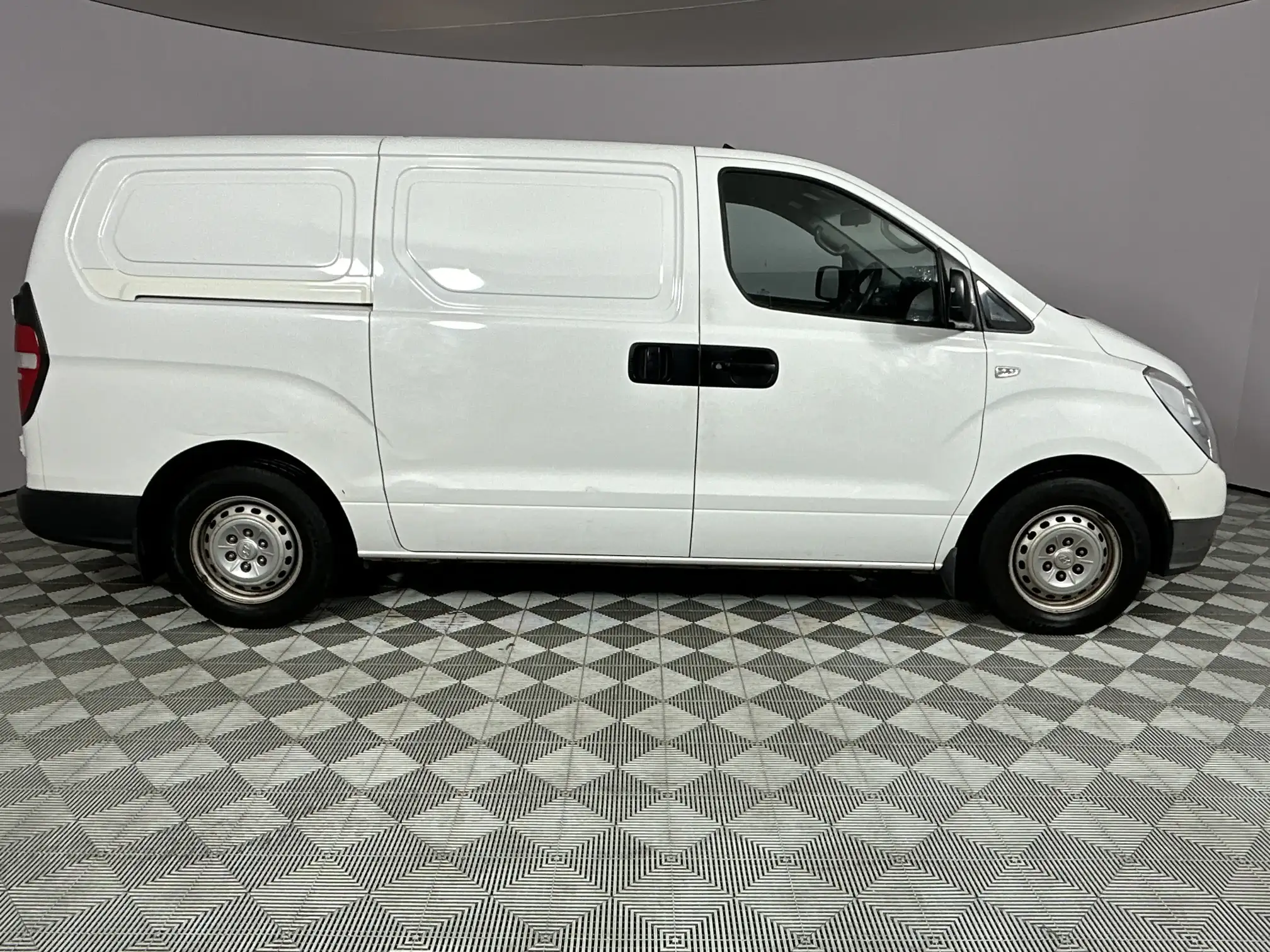 Hyundai H-1