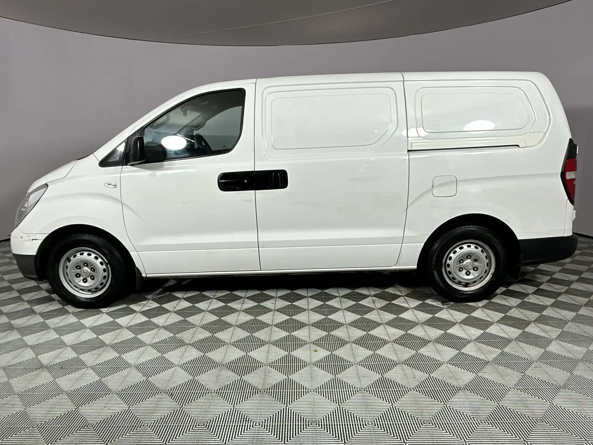 Hyundai H-1