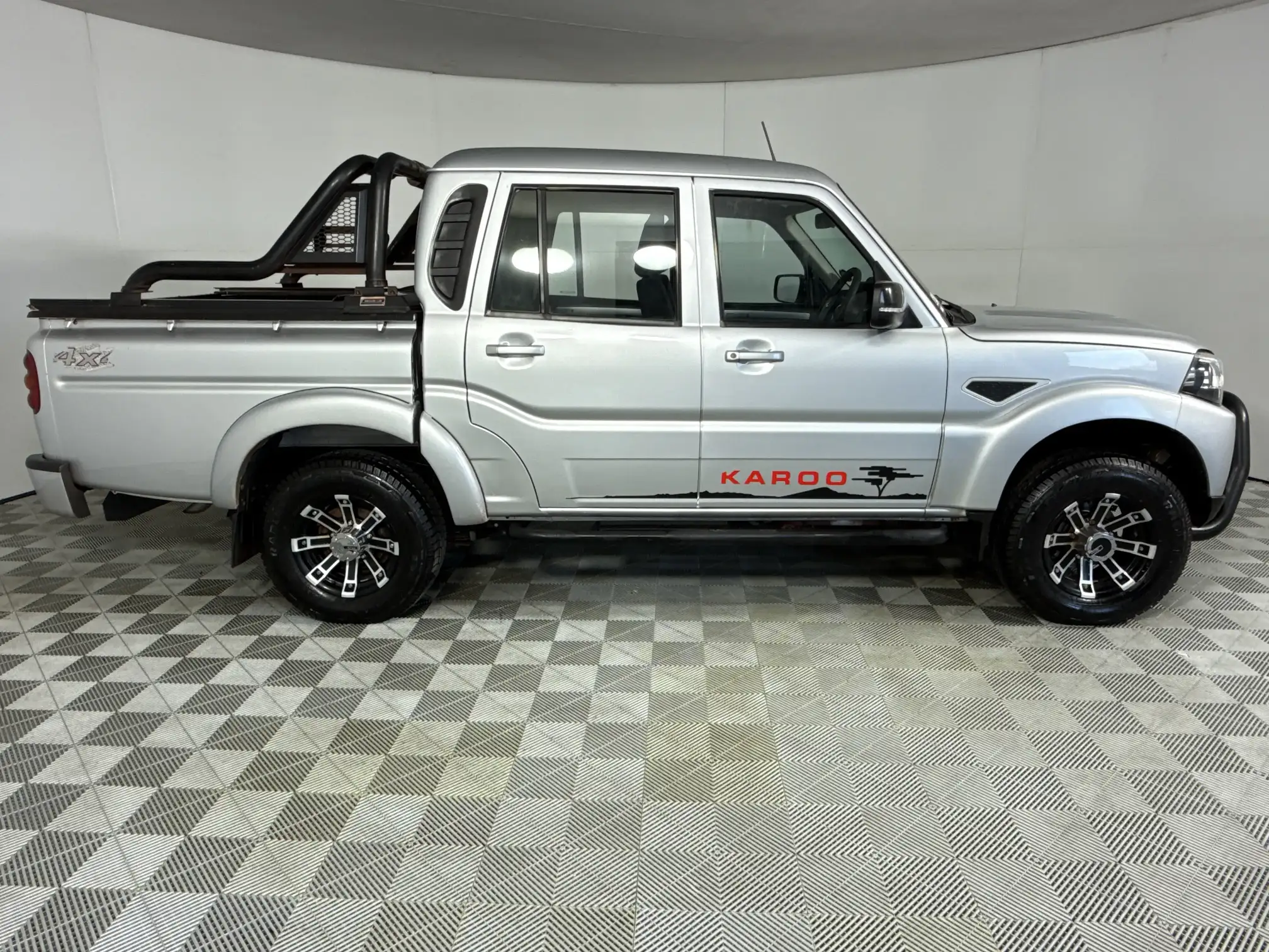Mahindra PIK UP
