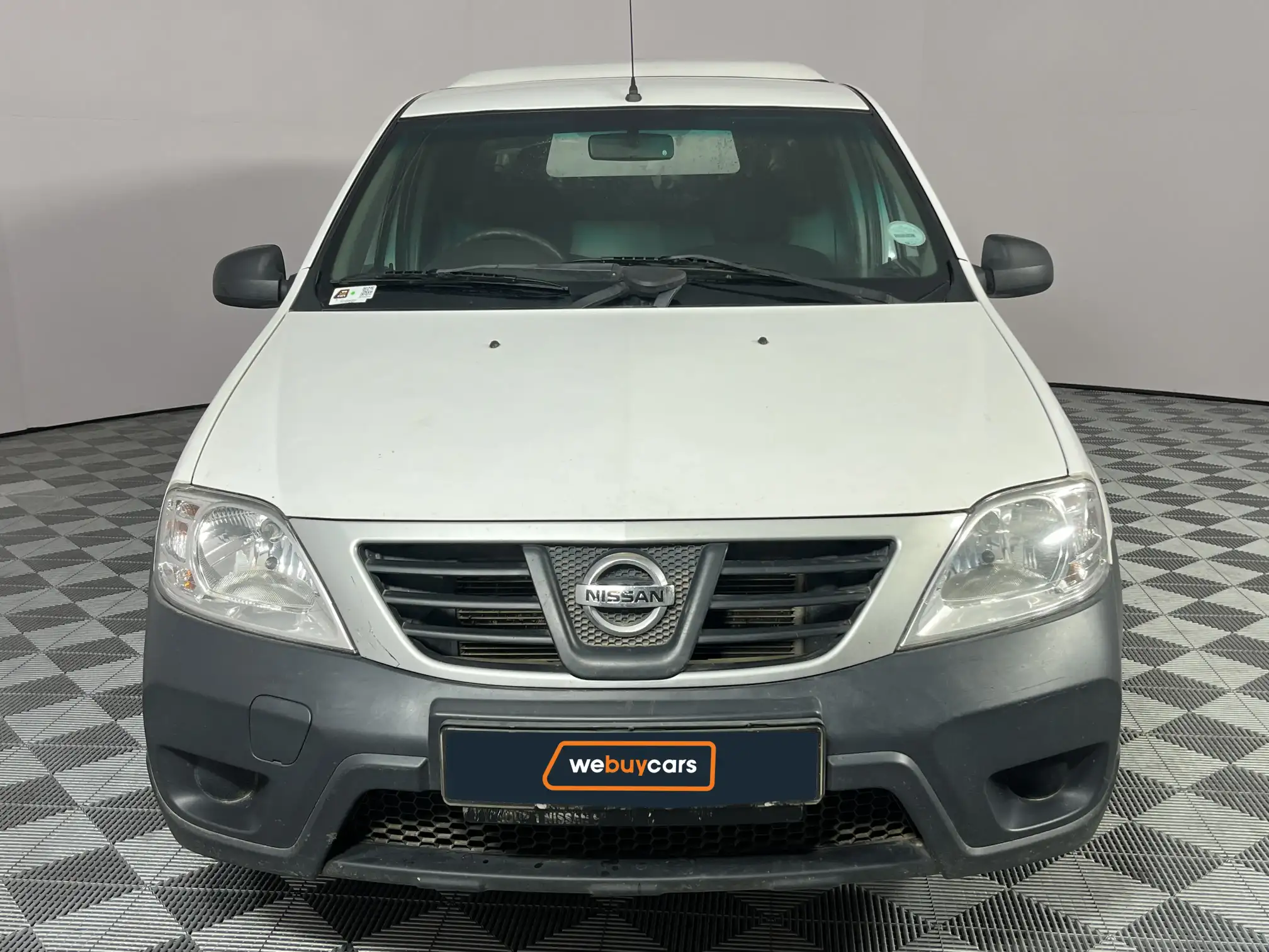 Nissan NP200