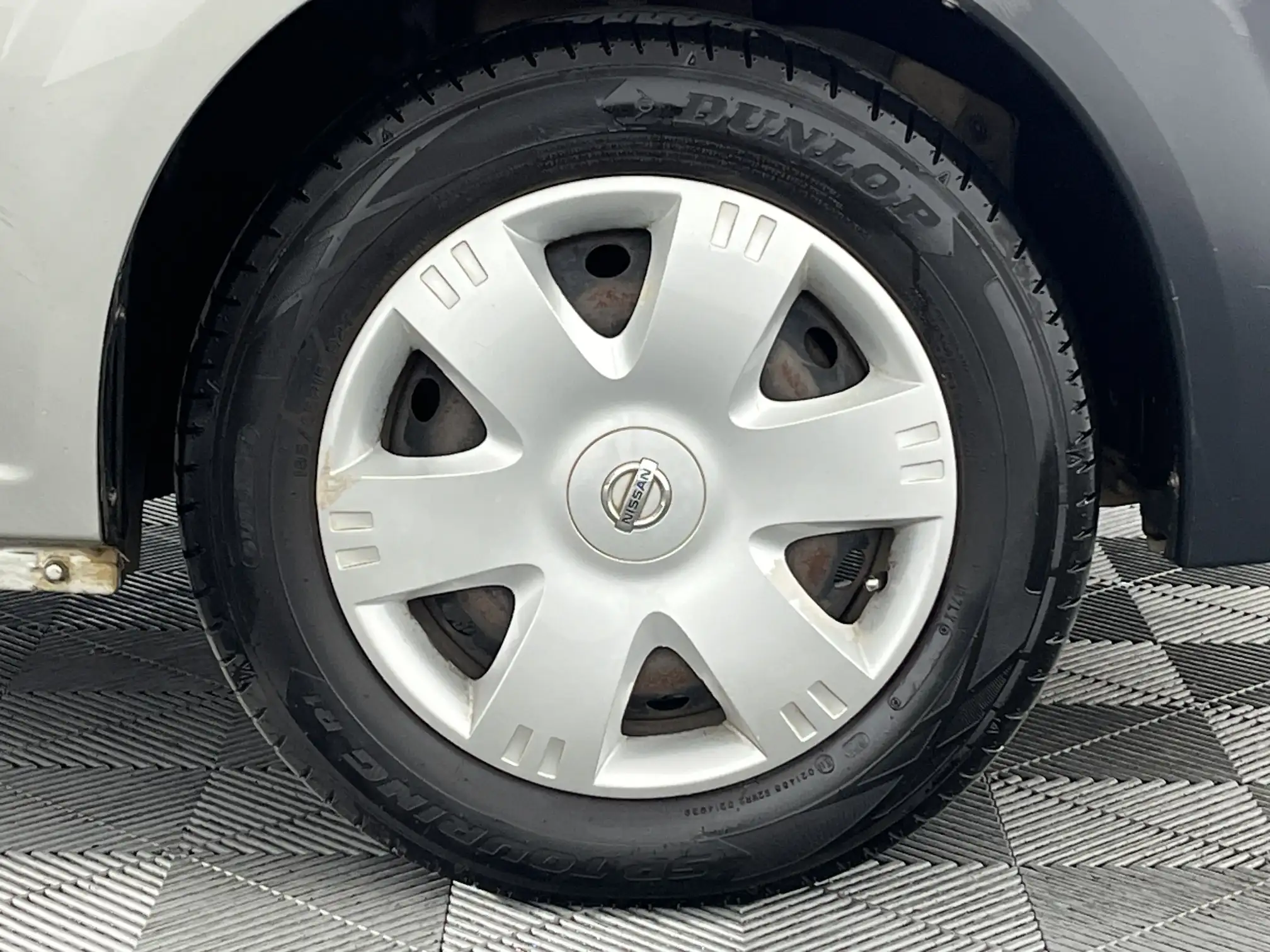 Nissan NP200
