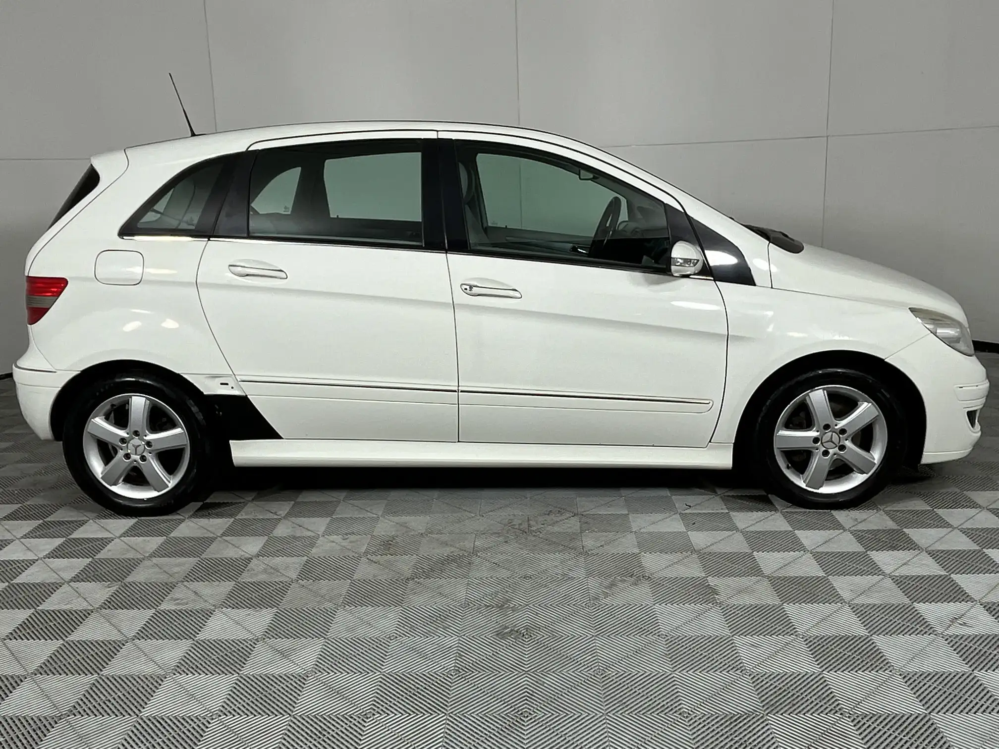 Mercedes-Benz B Class