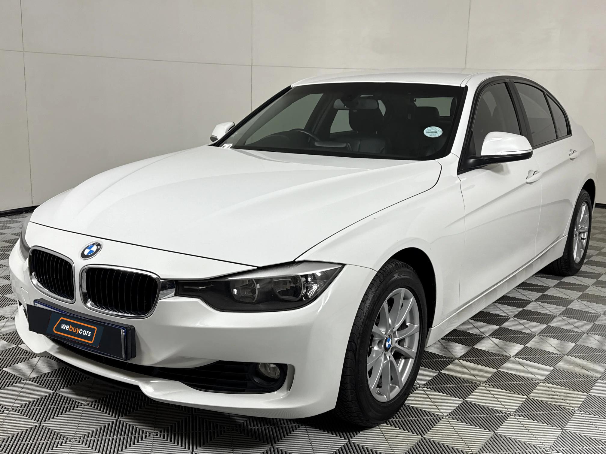 BMW 320i (F30) Auto