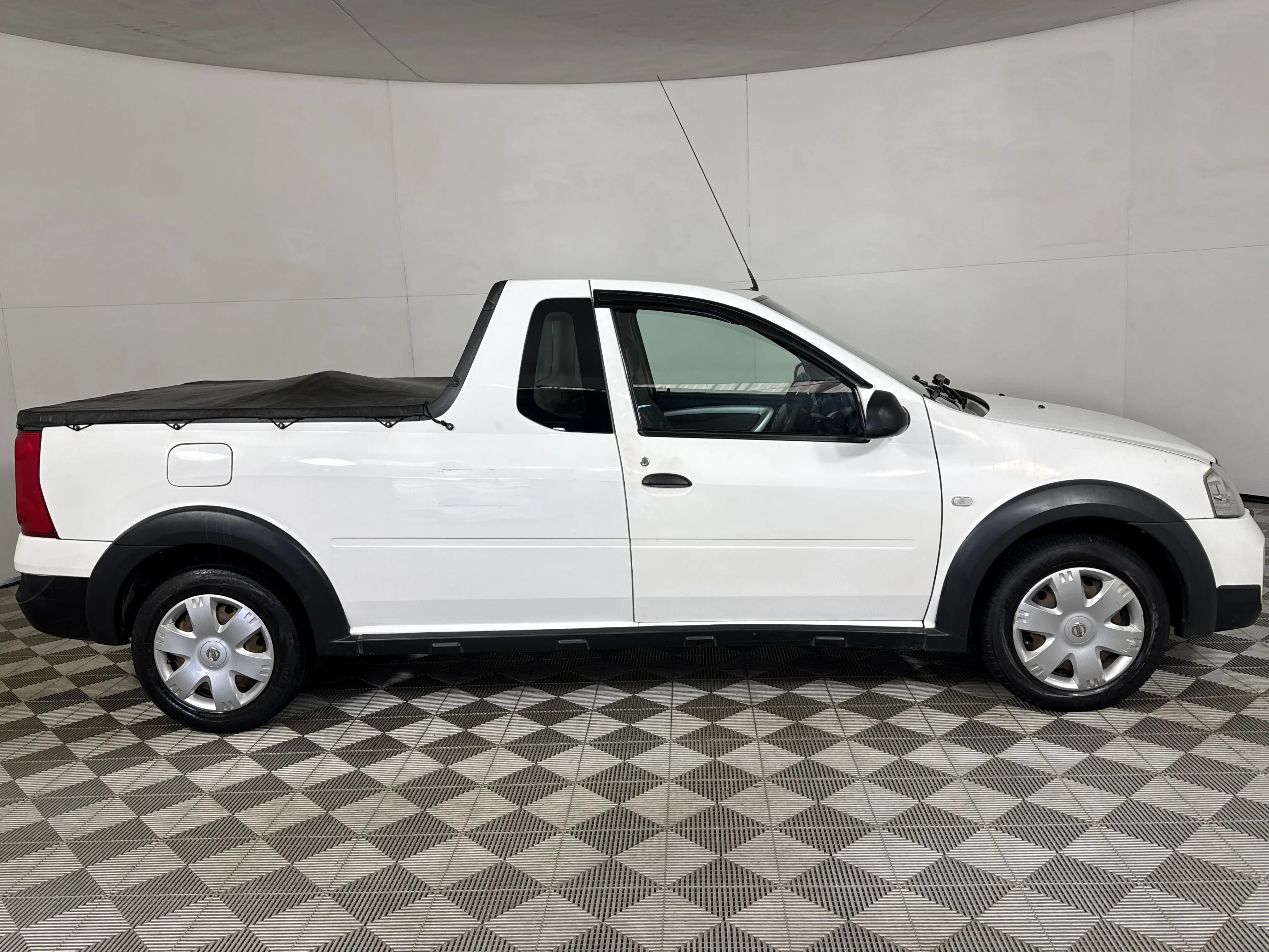 2015 Nissan NP200 1.6 S (dual Airbags) Pick Up Single Cab, photo 4