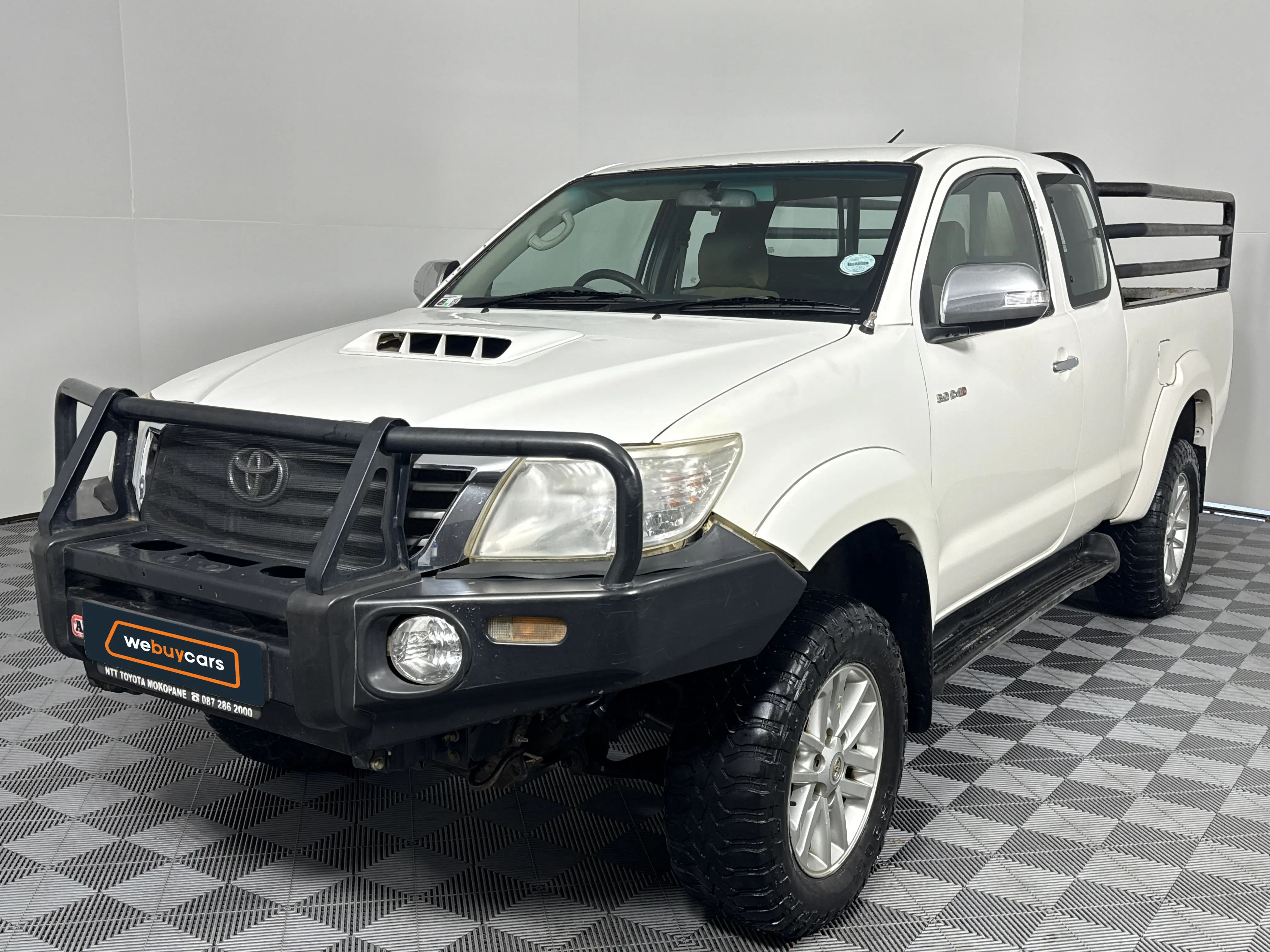 2014 Toyota Hilux 3.0d-4d Raider Xtra CAB 4x4 Pick Up Single Cab