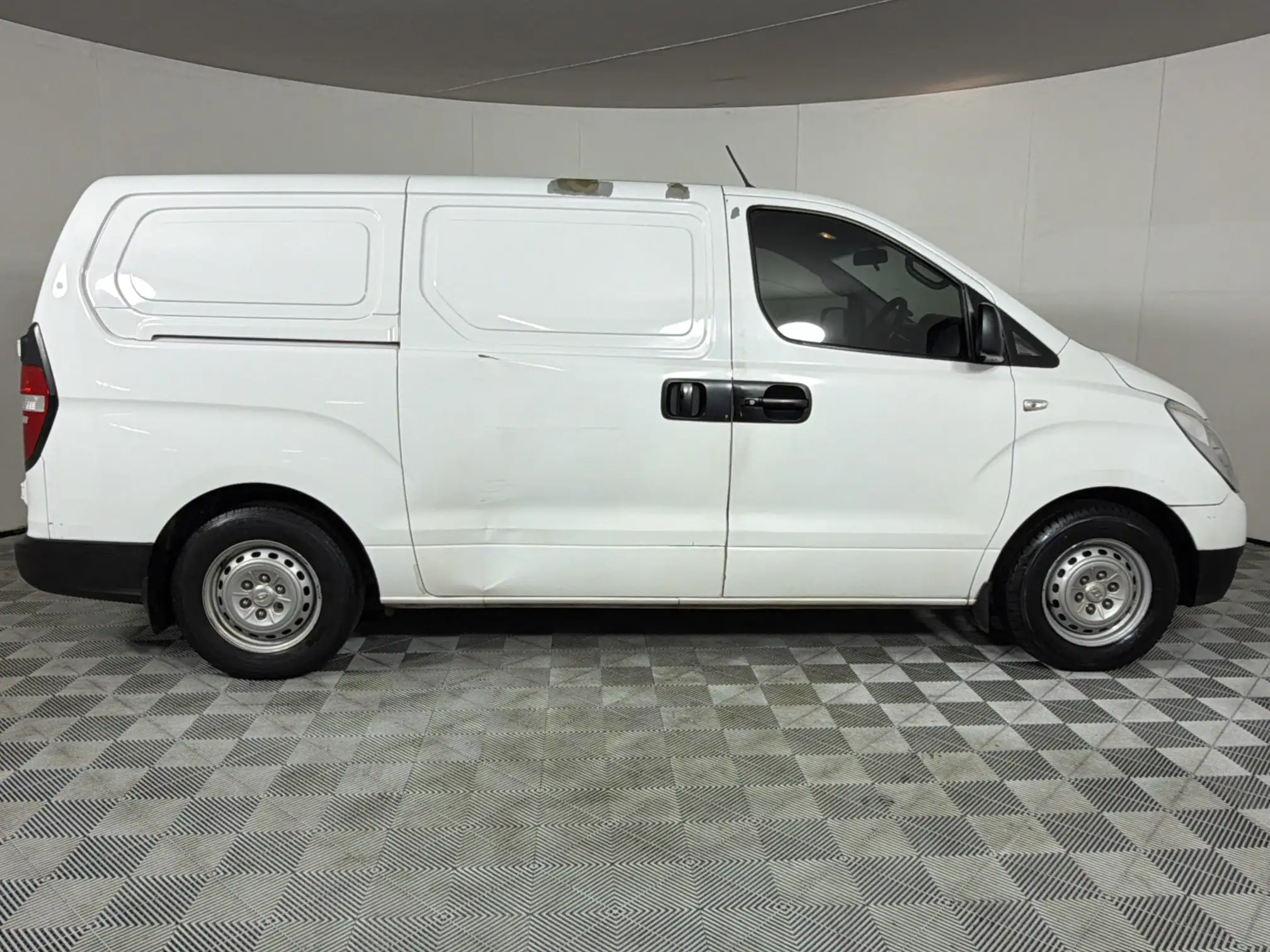 Hyundai H-1
