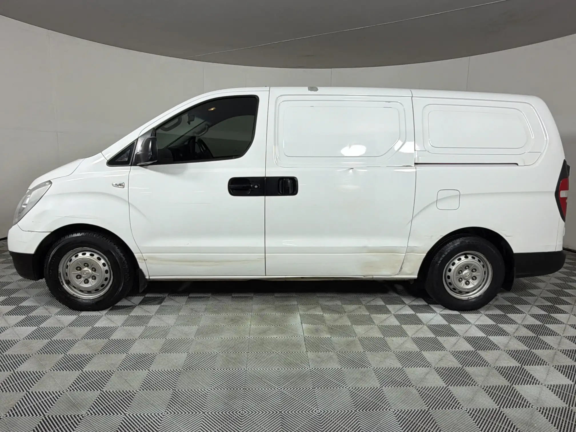 Hyundai H-1