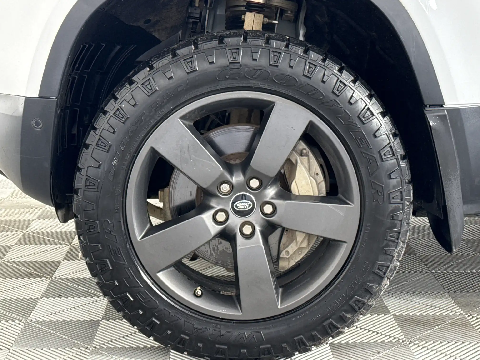 Land Rover Defender 110