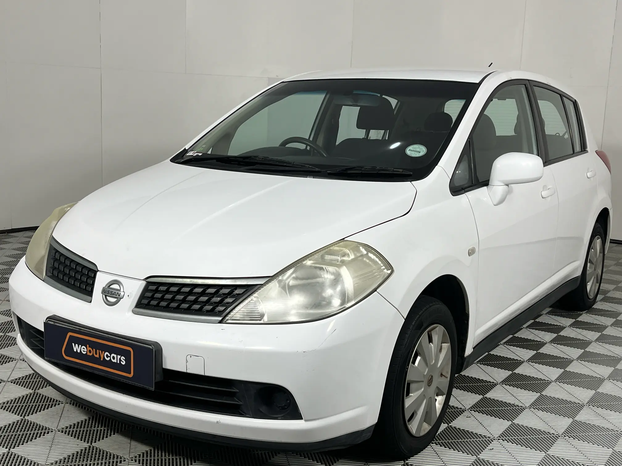 2006 Nissan Tiida 1.6 Visia + 5-Door (H35)