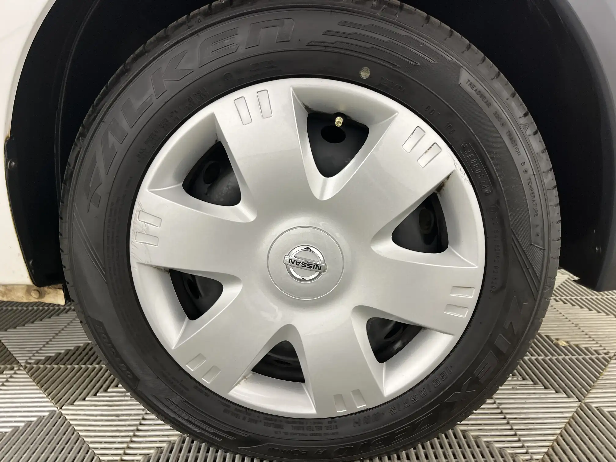 Nissan NP200