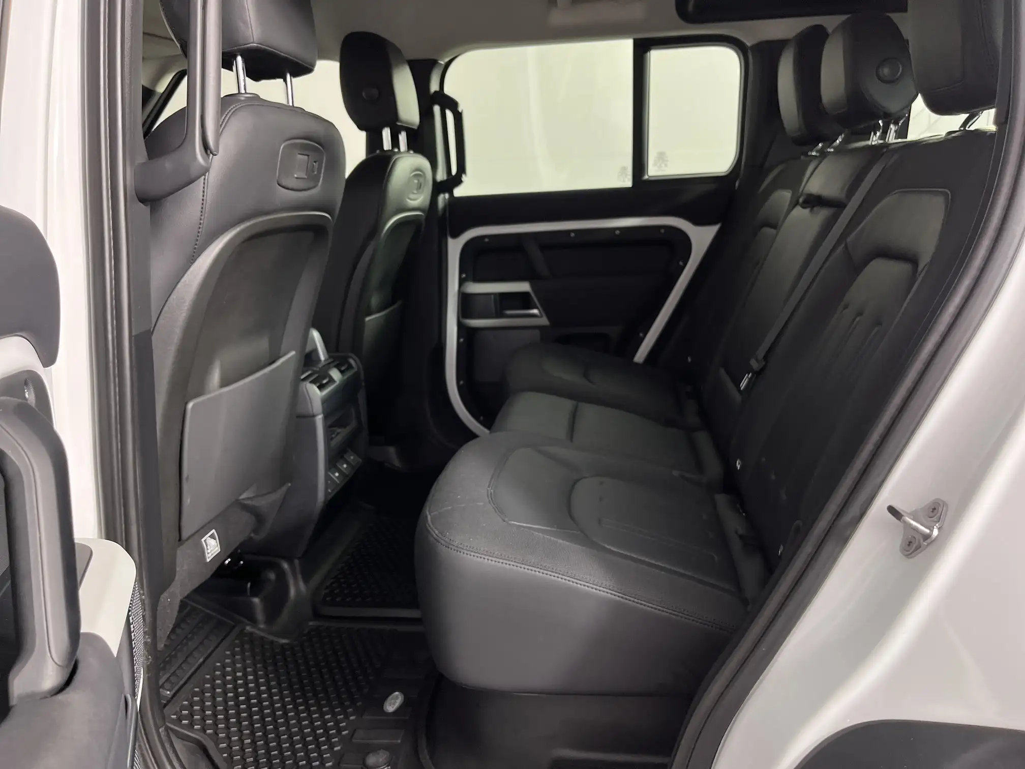 Land Rover Defender 110
