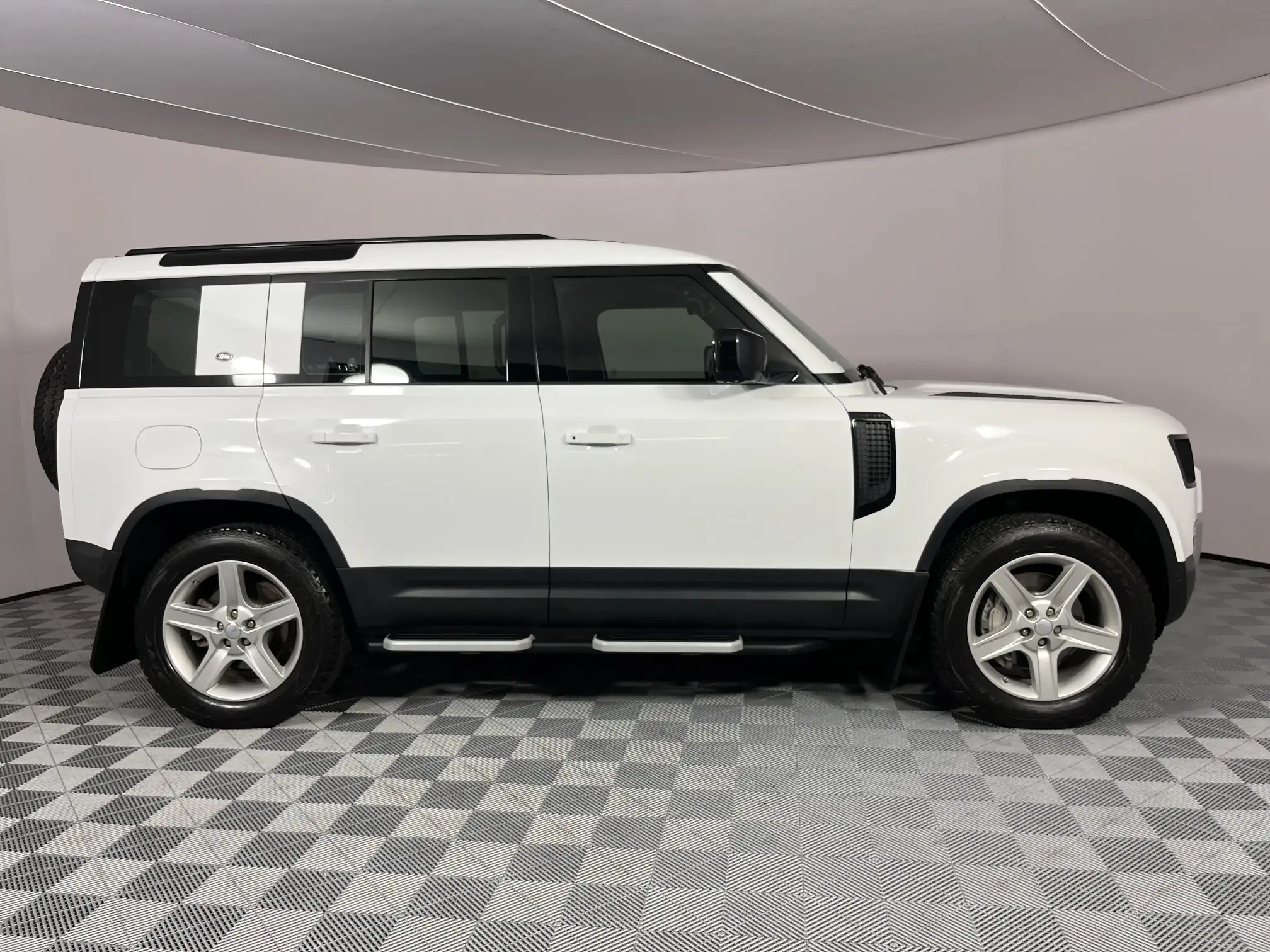 Land Rover Defender 110