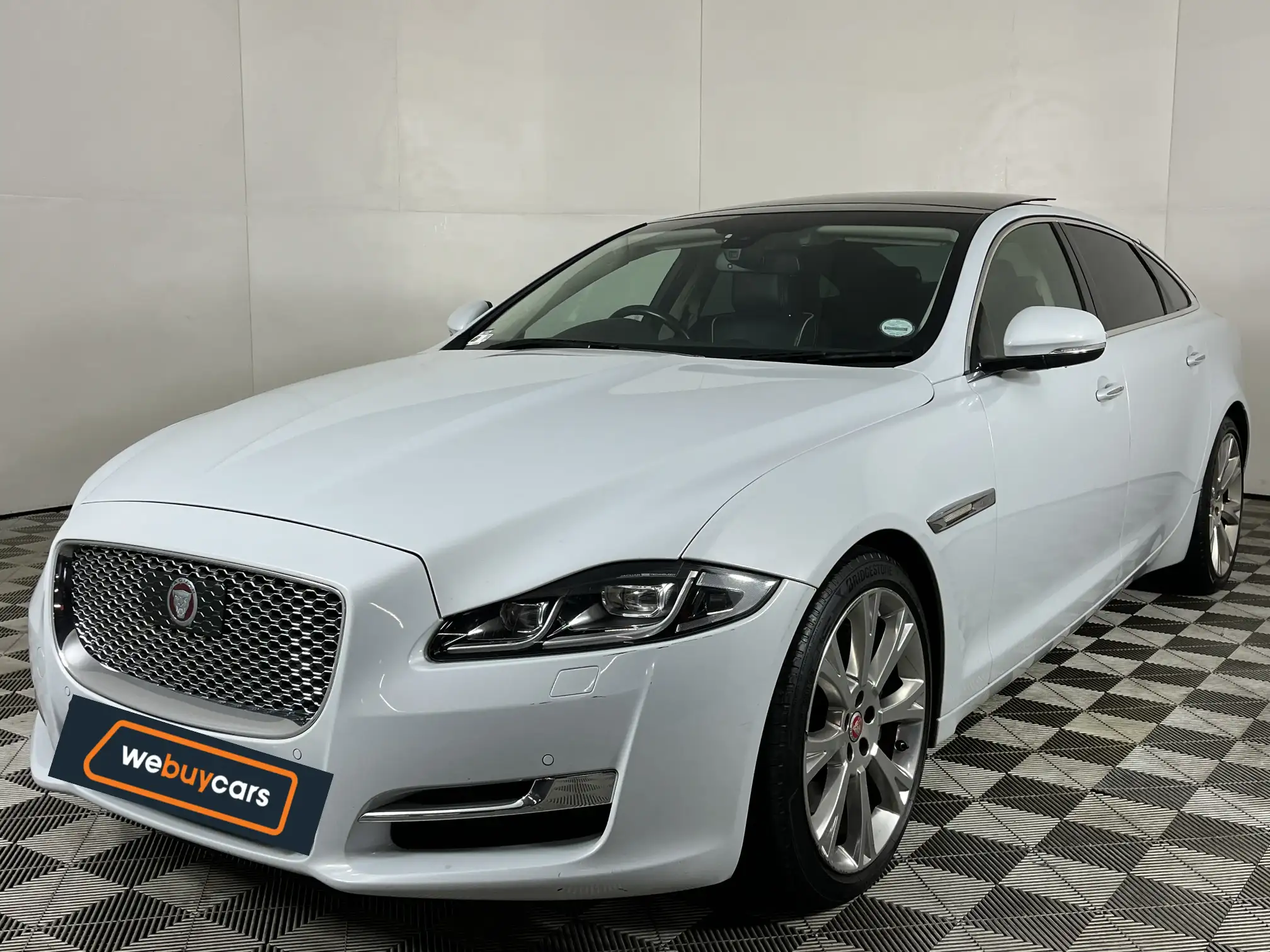 Jaguar XJ