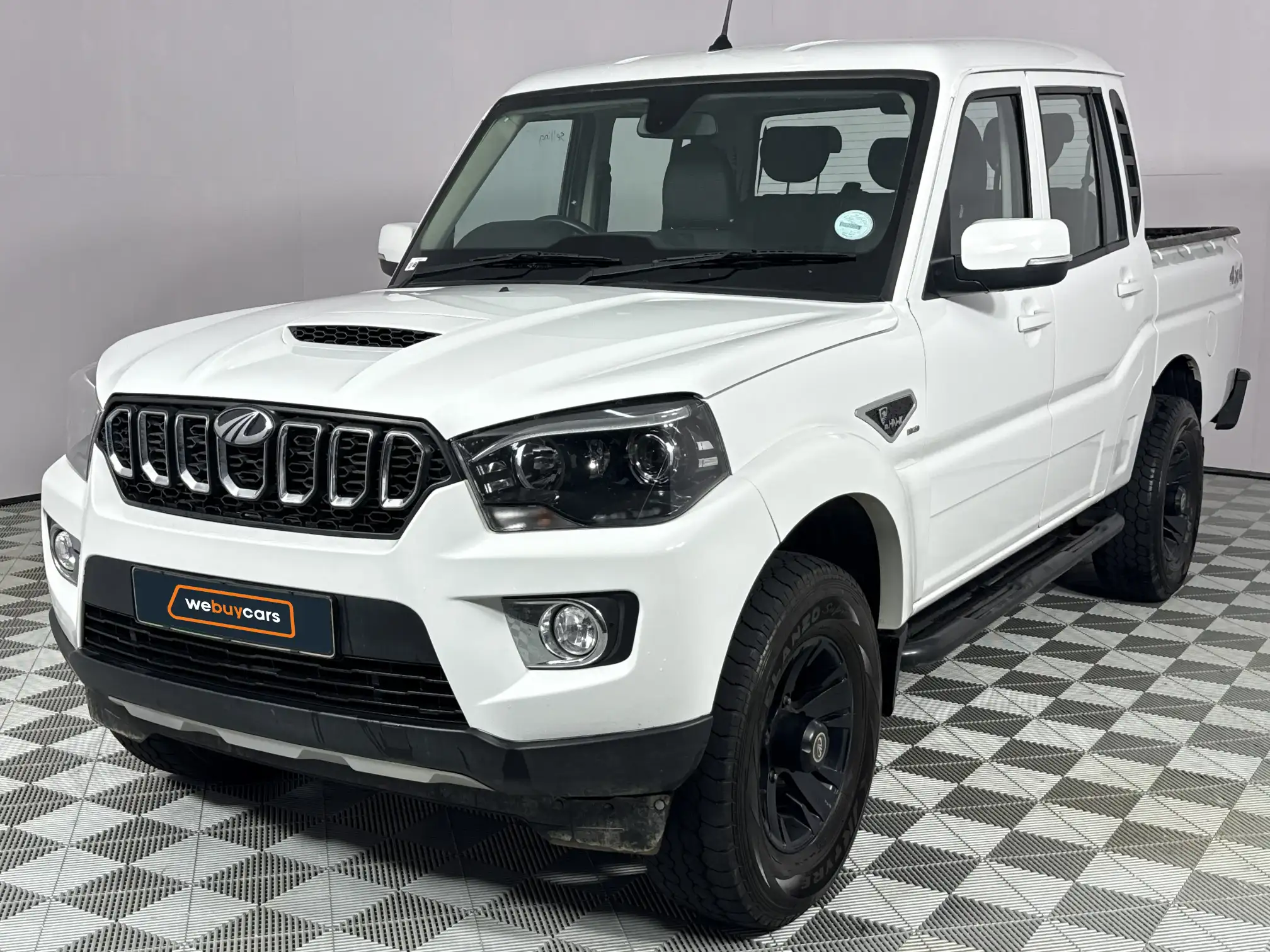 2025 Mahindra PIK UP